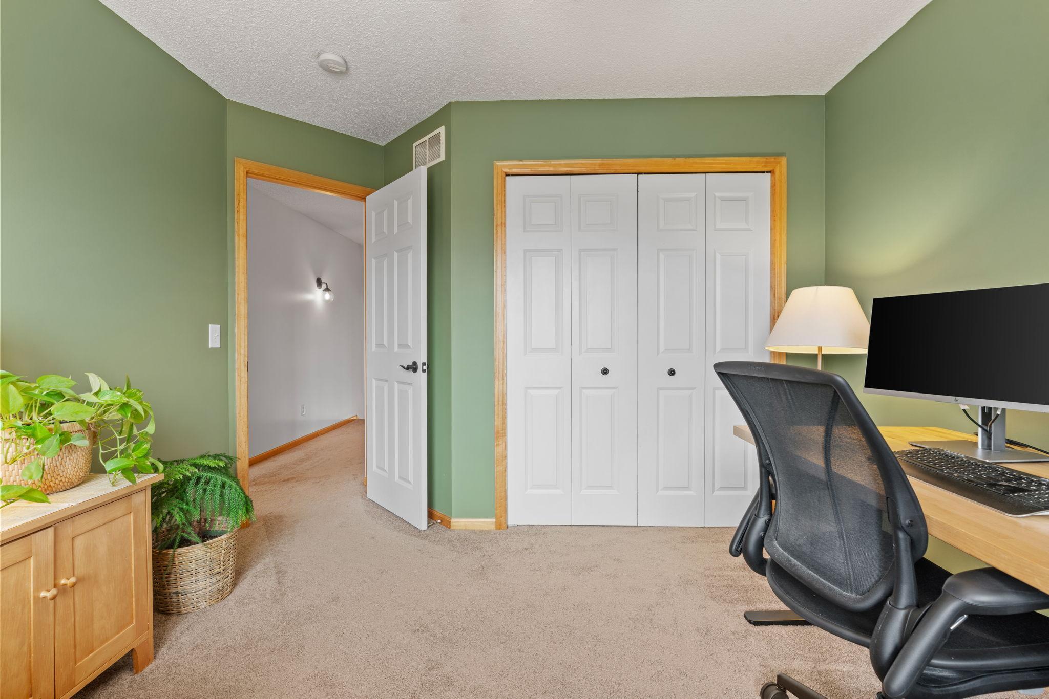 4574 Hummingbird Trail NE