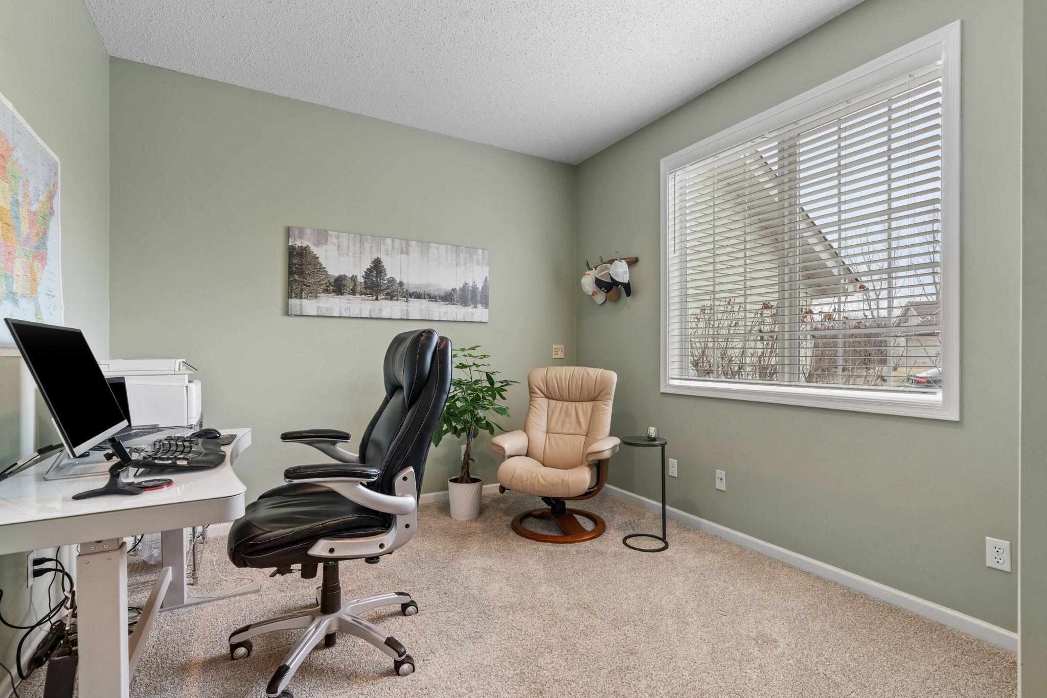 4574 Hummingbird Trail NE