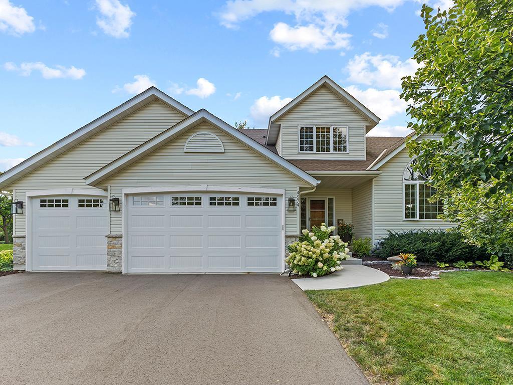 4574 Hummingbird Trail NE