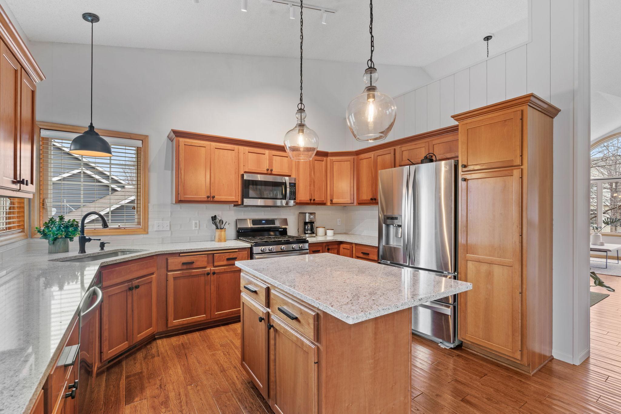 4574 Hummingbird Trail NE