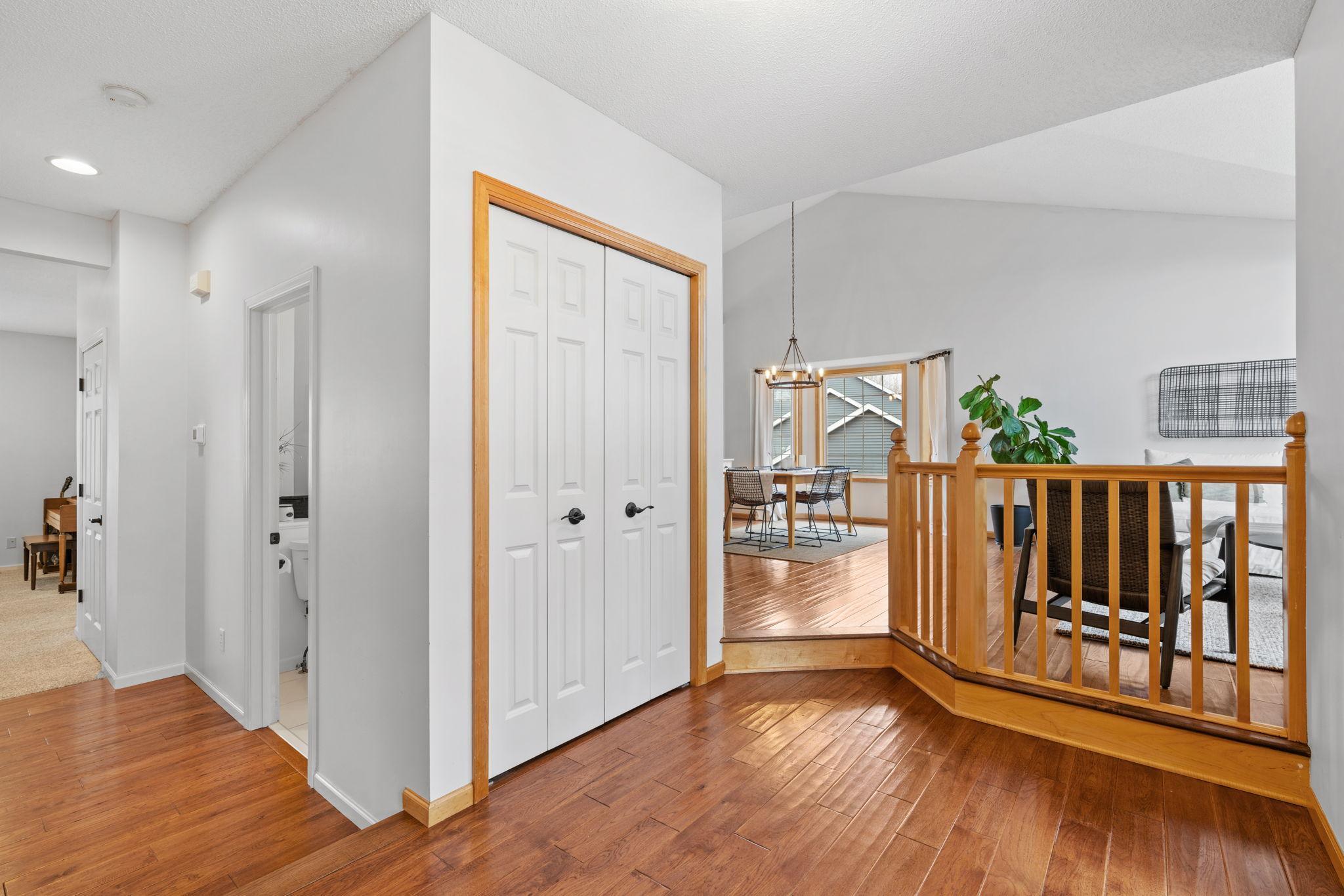 4574 Hummingbird Trail NE