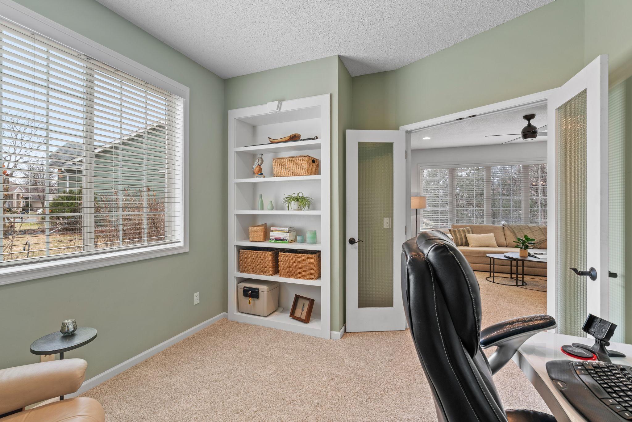 4574 Hummingbird Trail NE