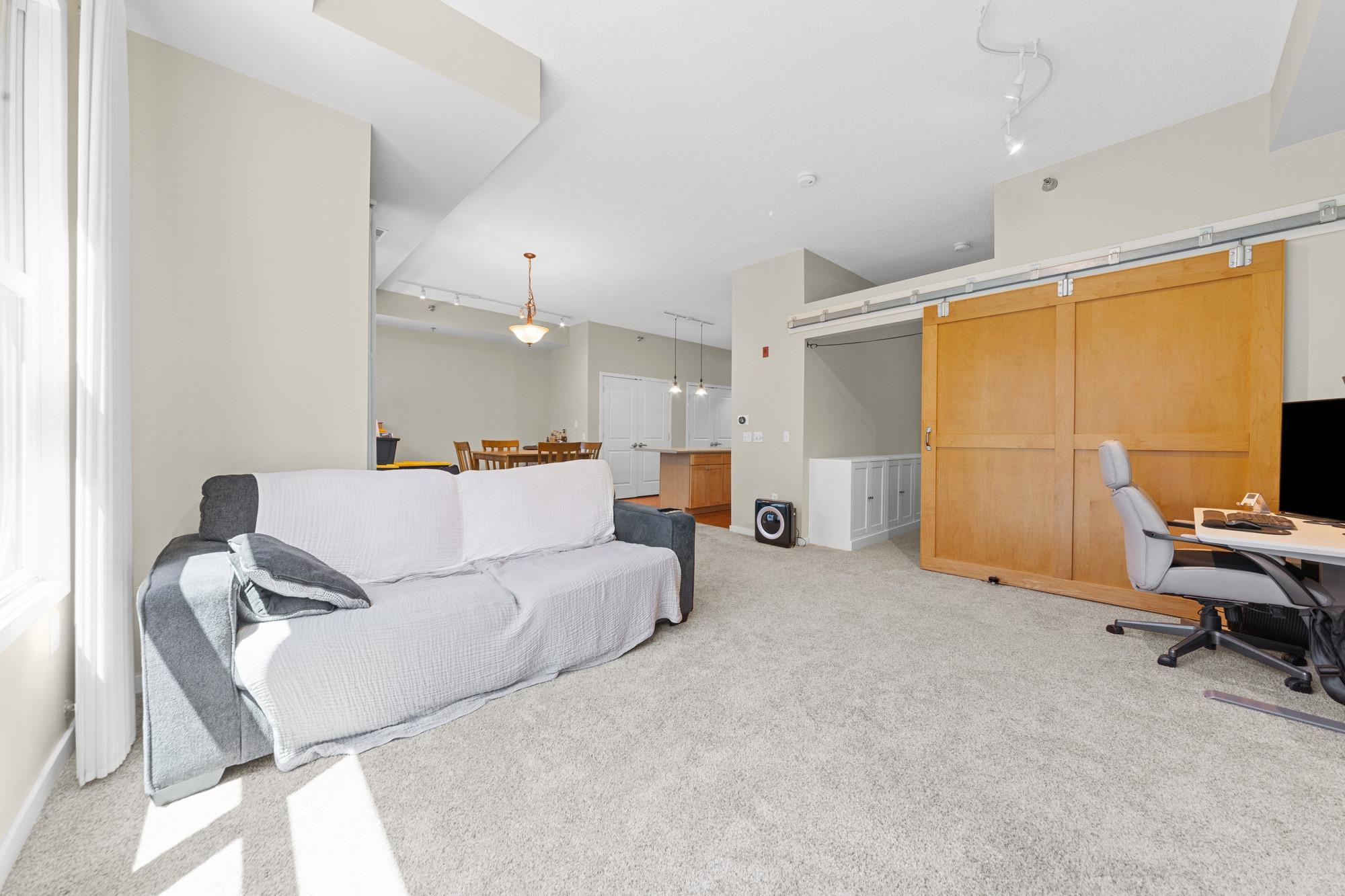 209 8th Street E Unit: 305