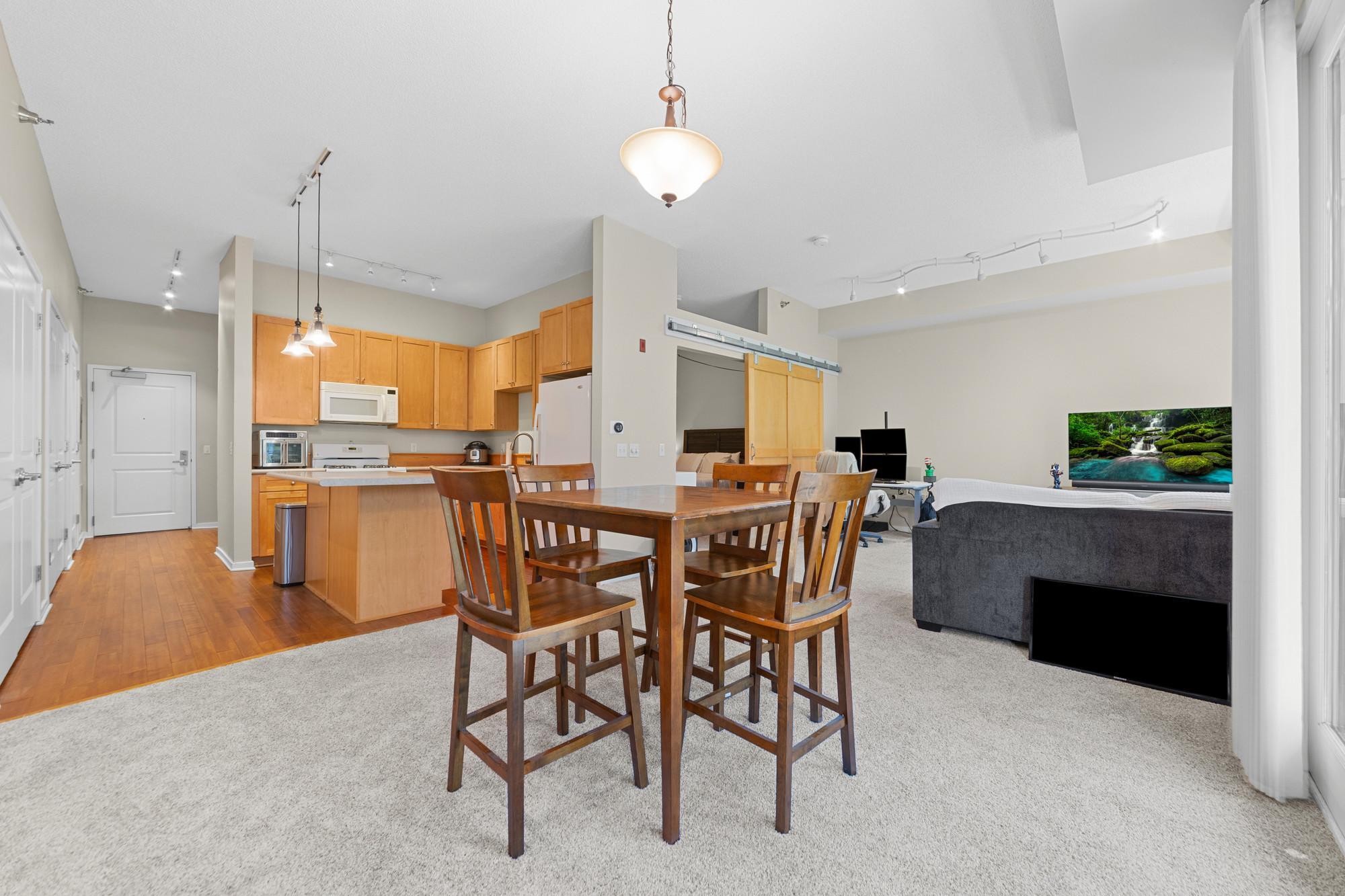 209 8th Street E Unit: 305