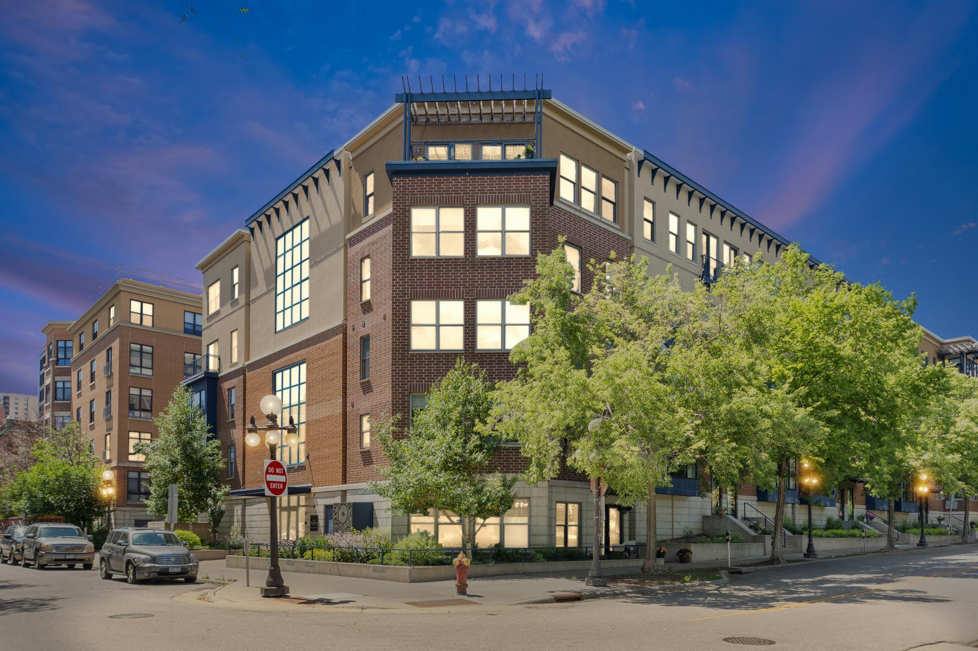 209 8th Street E Unit: 305