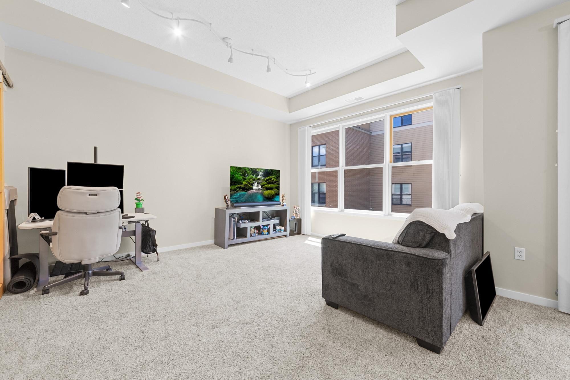 209 8th Street E Unit: 305