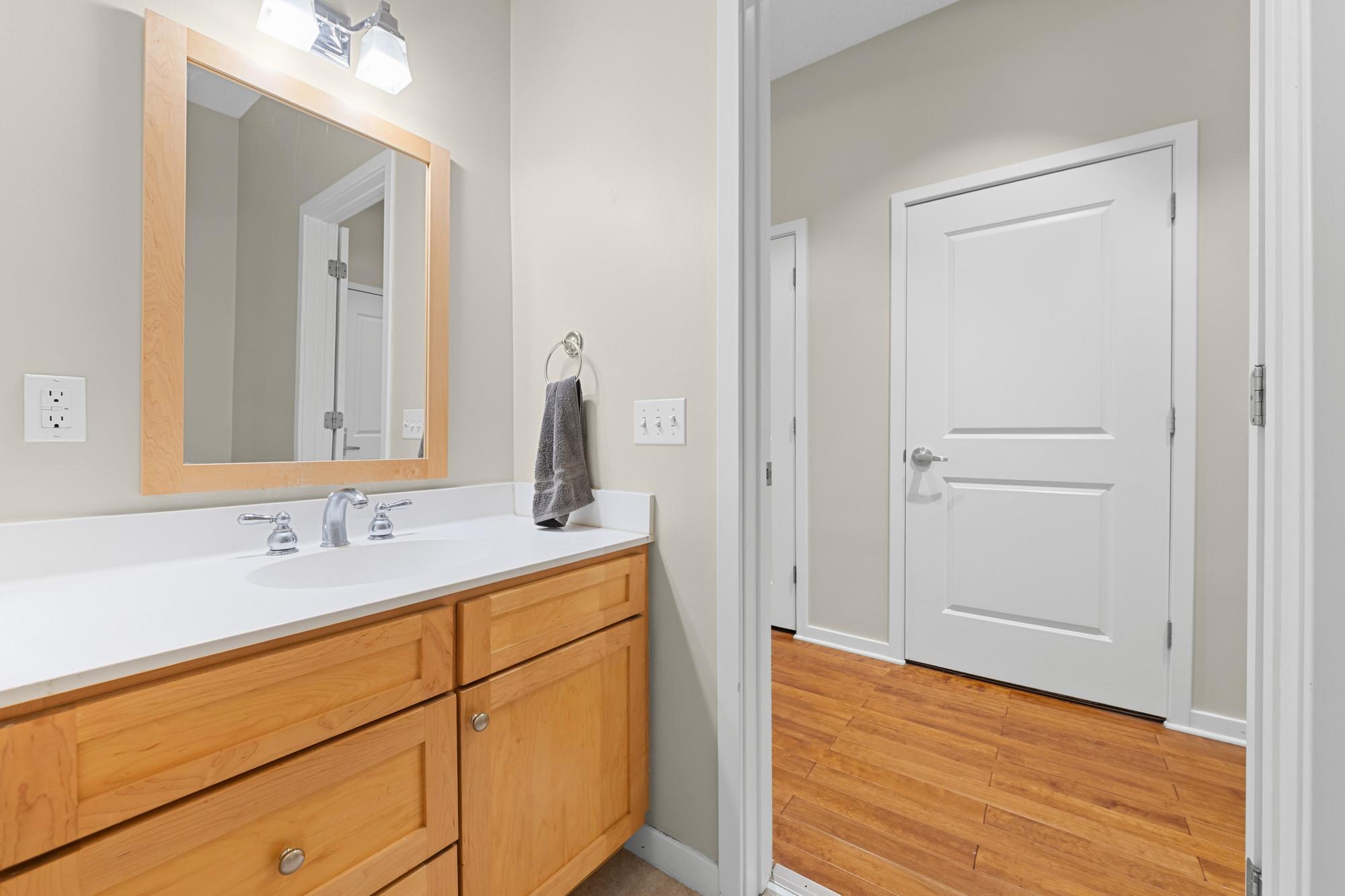 209 8th Street E Unit: 305