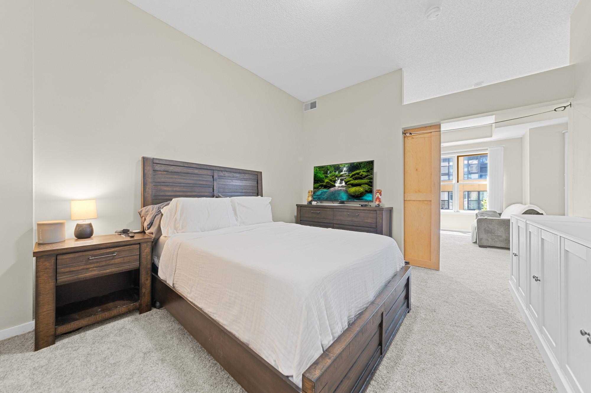 209 8th Street E Unit: 305