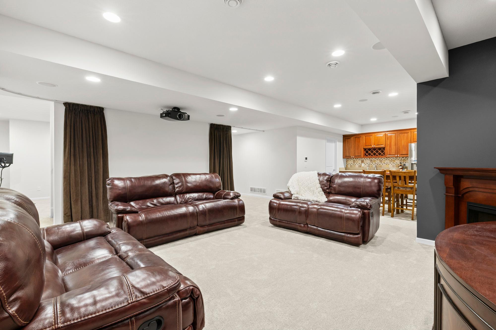 2550 Arrowhead Lane