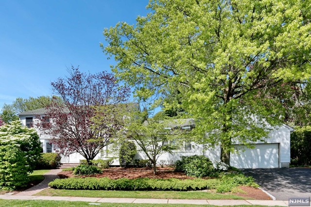 836 Hennigar Place