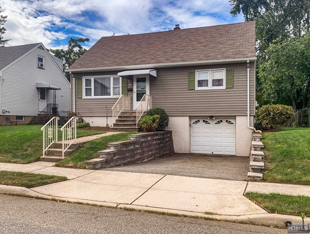 107 Arnot Place