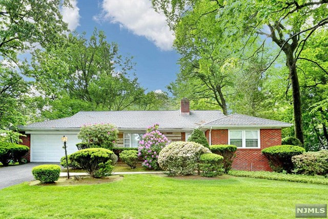 492 Oaktree Road