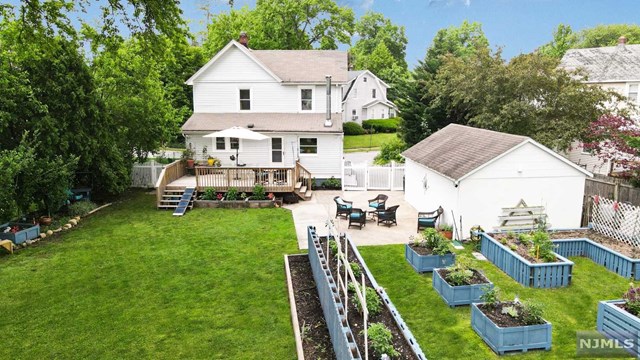 18 Phelps Avenue