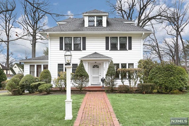 483 Summit Avenue
