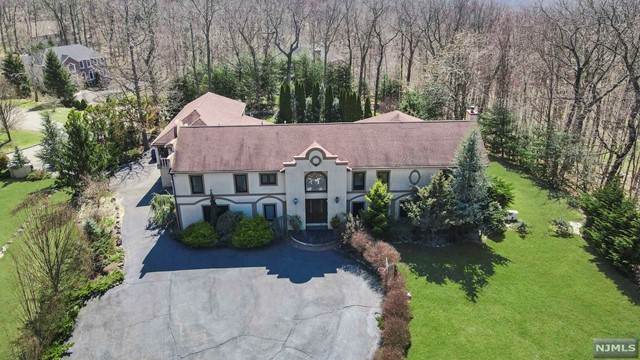 35 Laurel Place