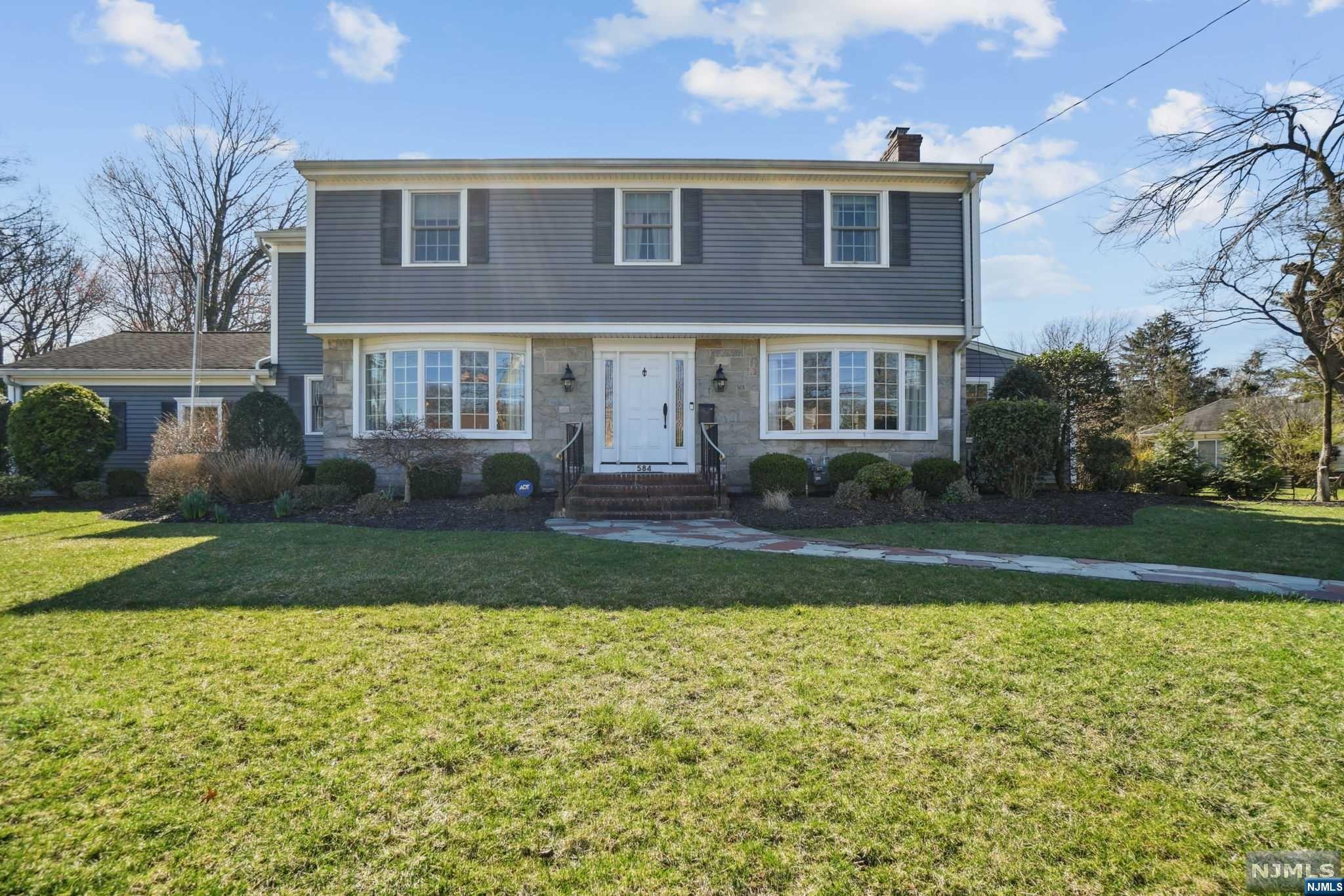 584 Seminole Street