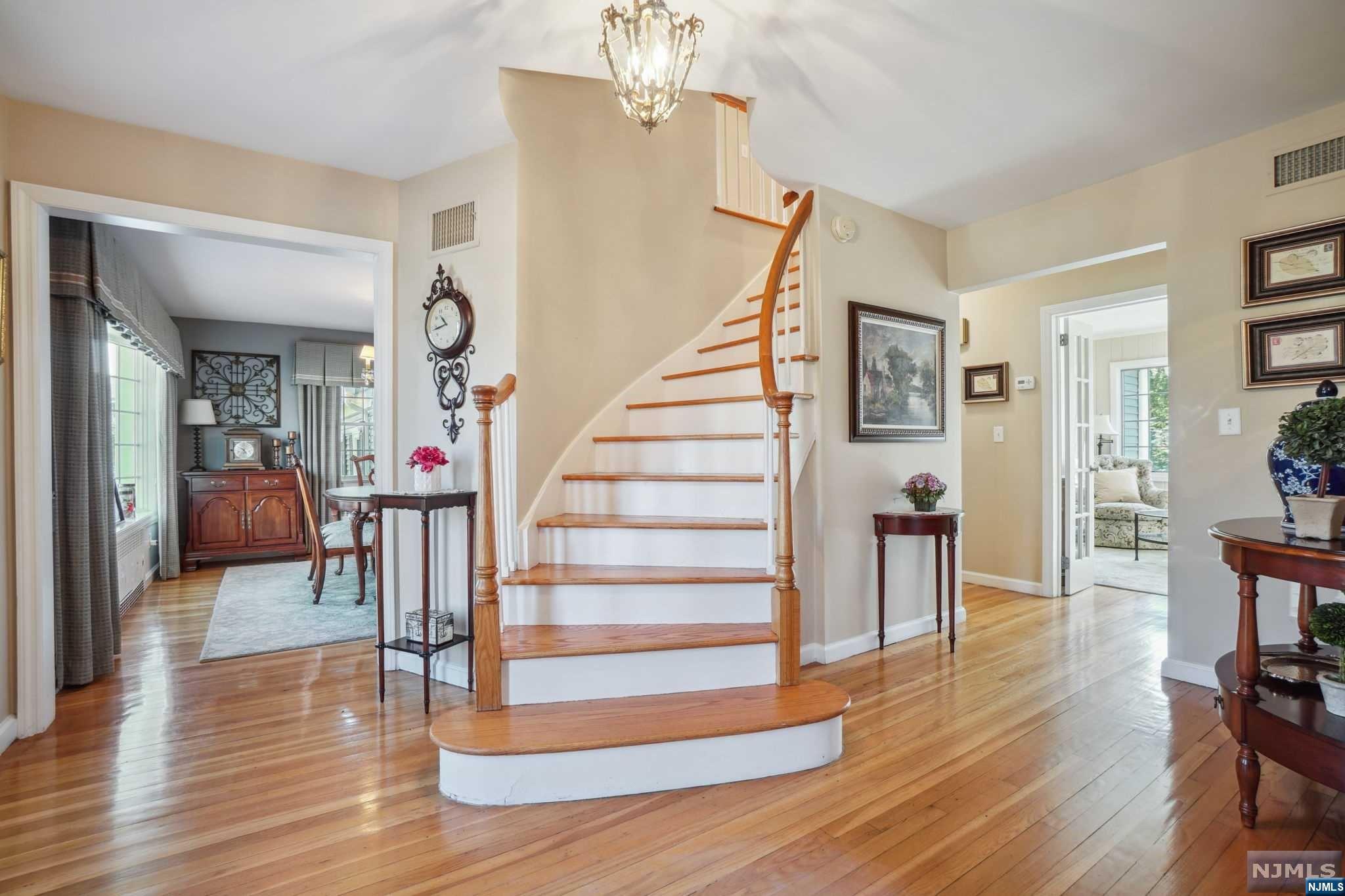 584 Seminole Street