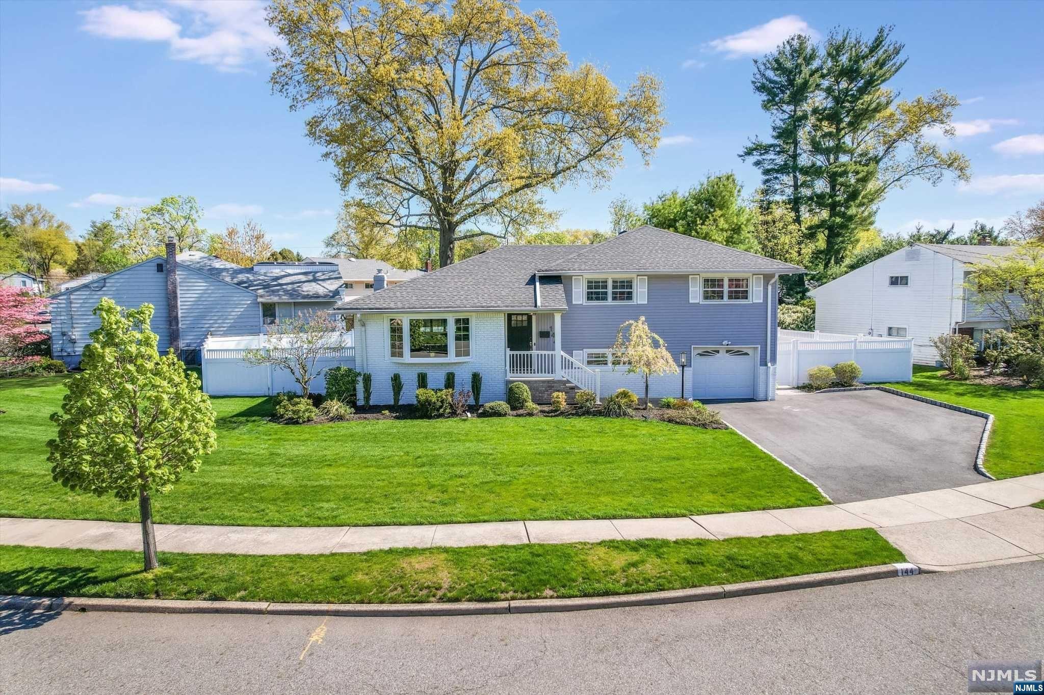 144 Oxford Circle