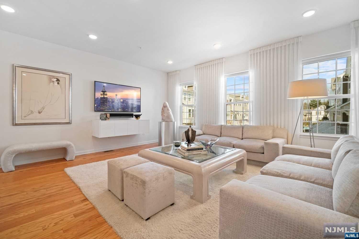 302 Orchard Terrace