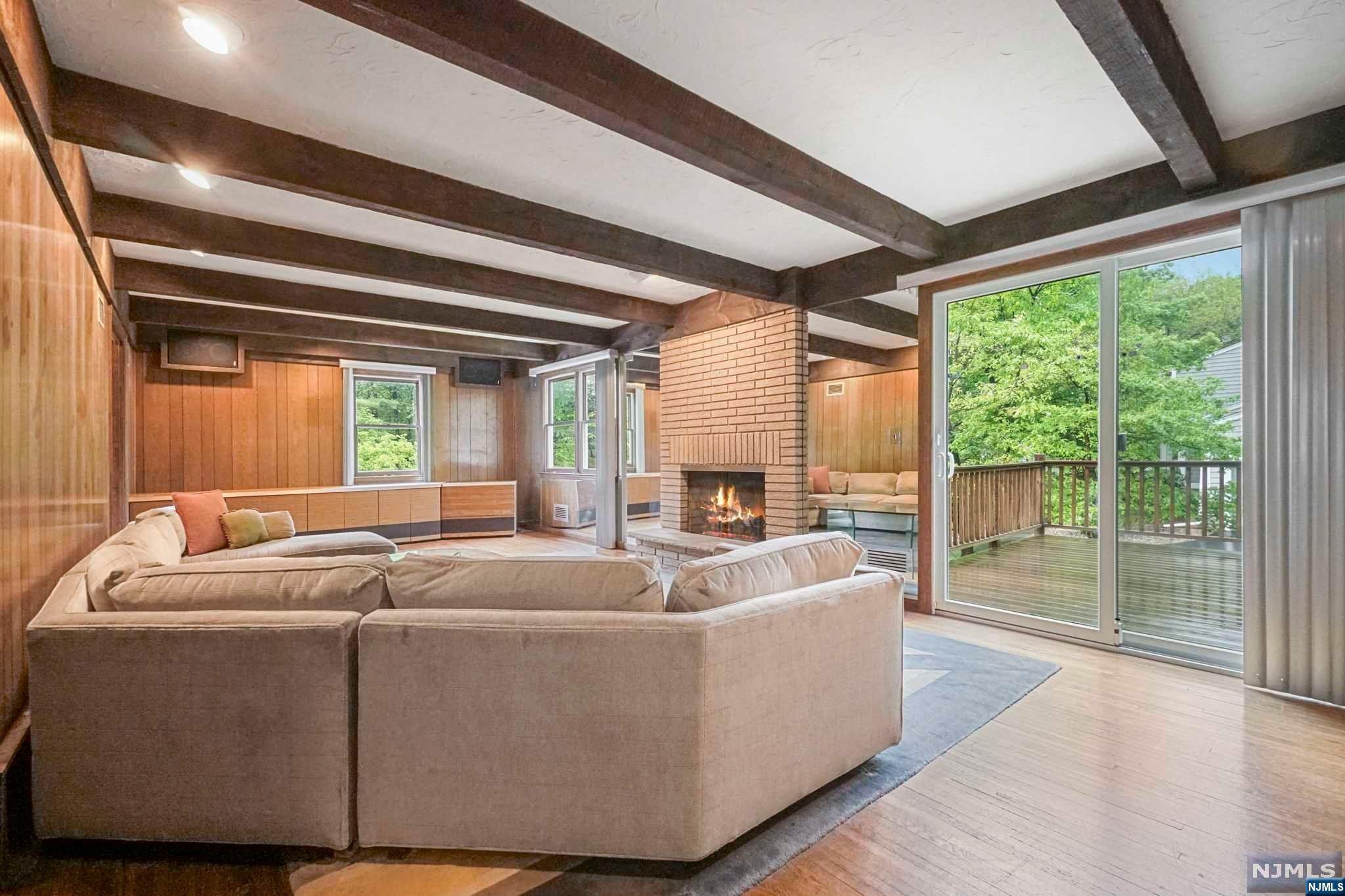 566 Wayne Drive