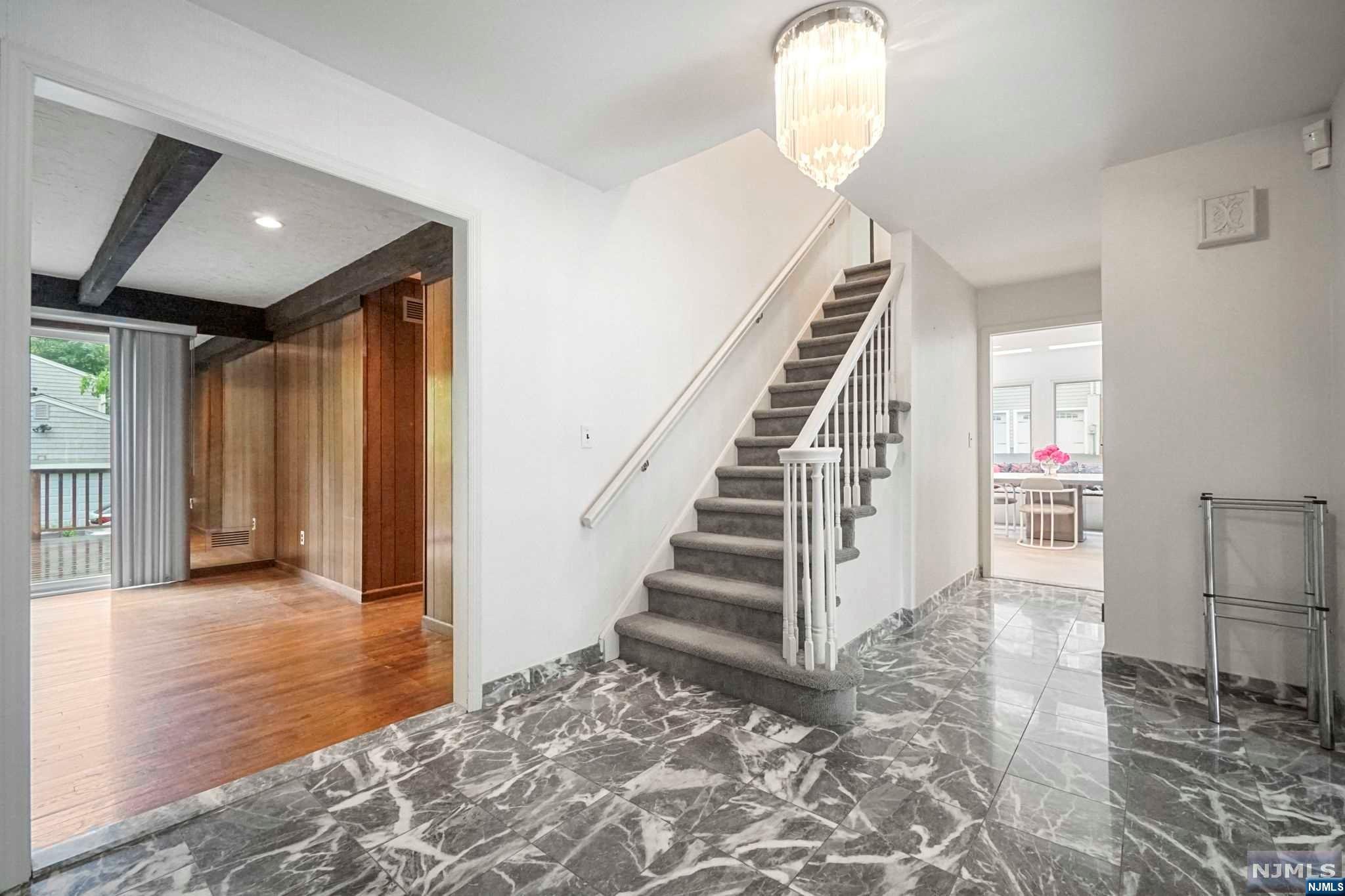 566 Wayne Drive