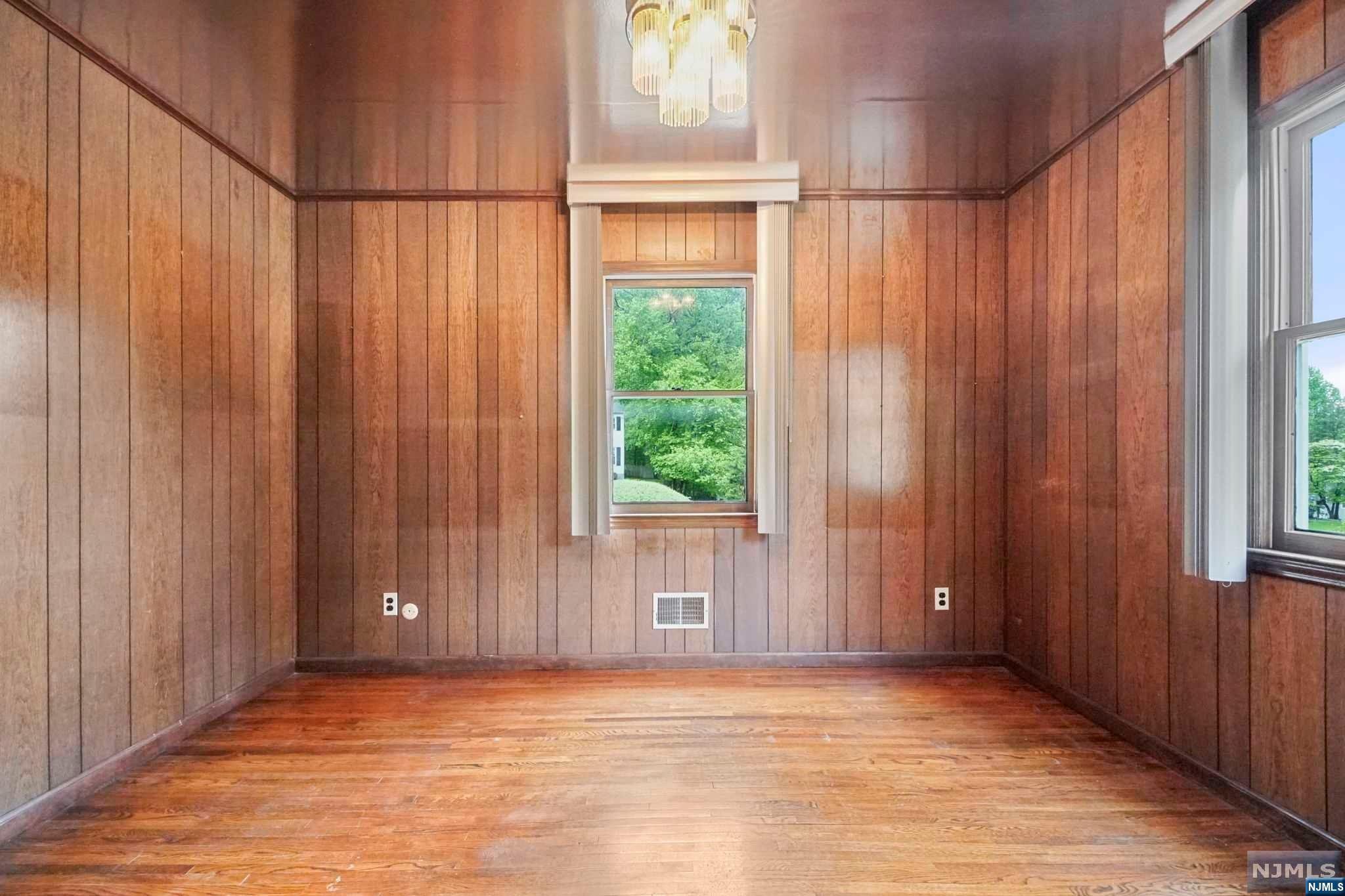 566 Wayne Drive