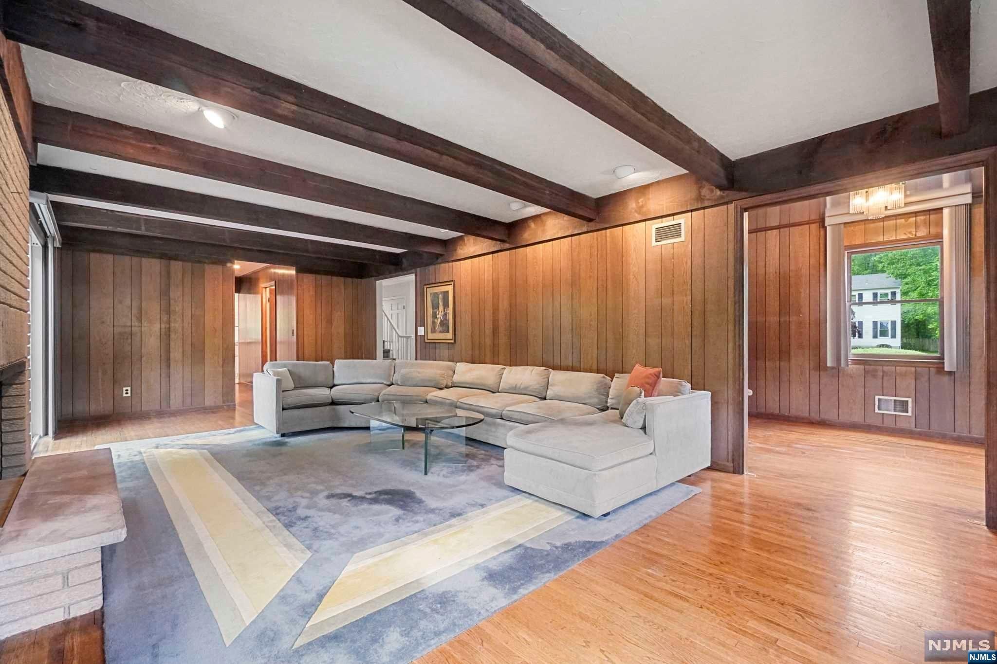 566 Wayne Drive