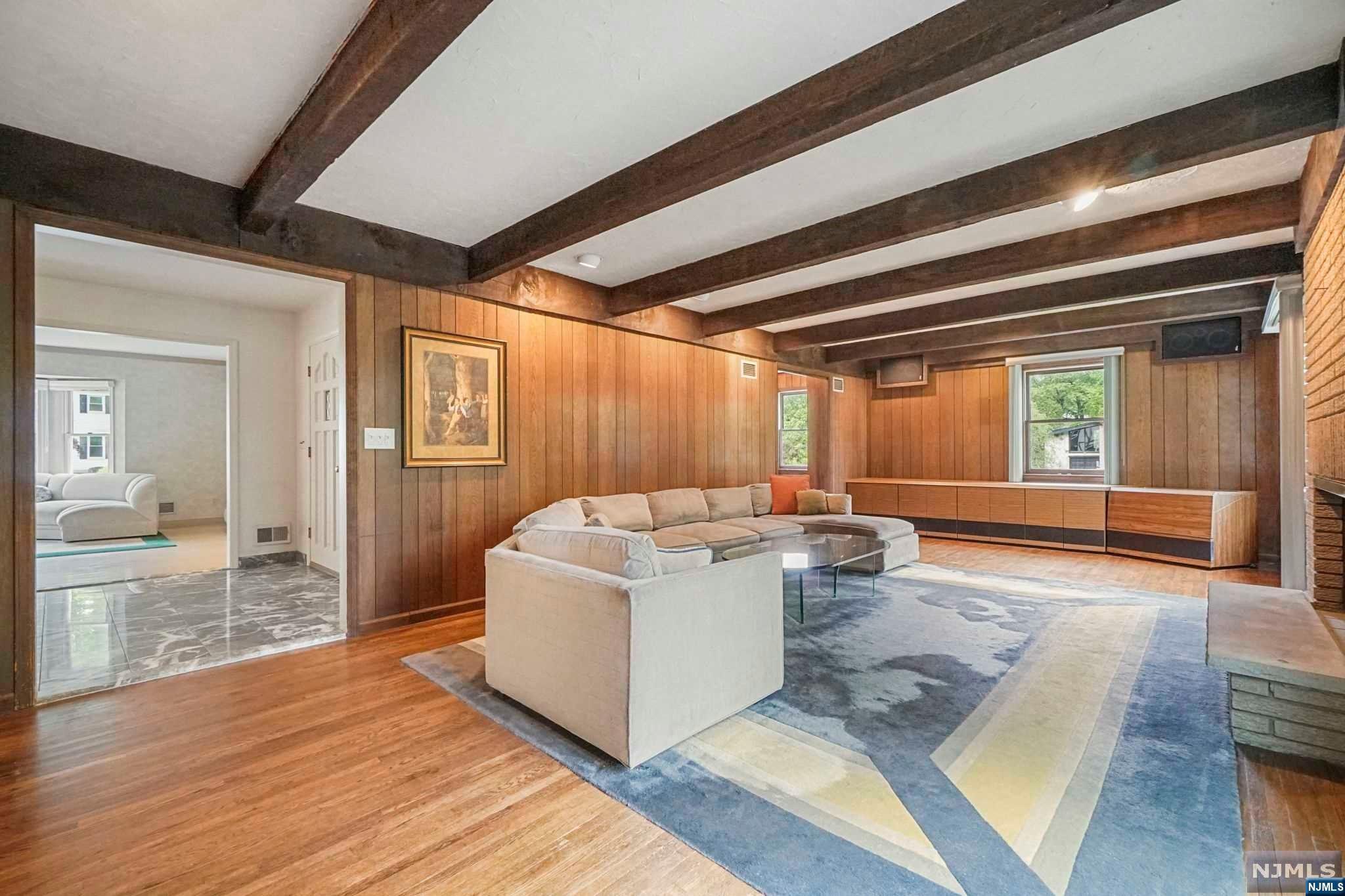 566 Wayne Drive