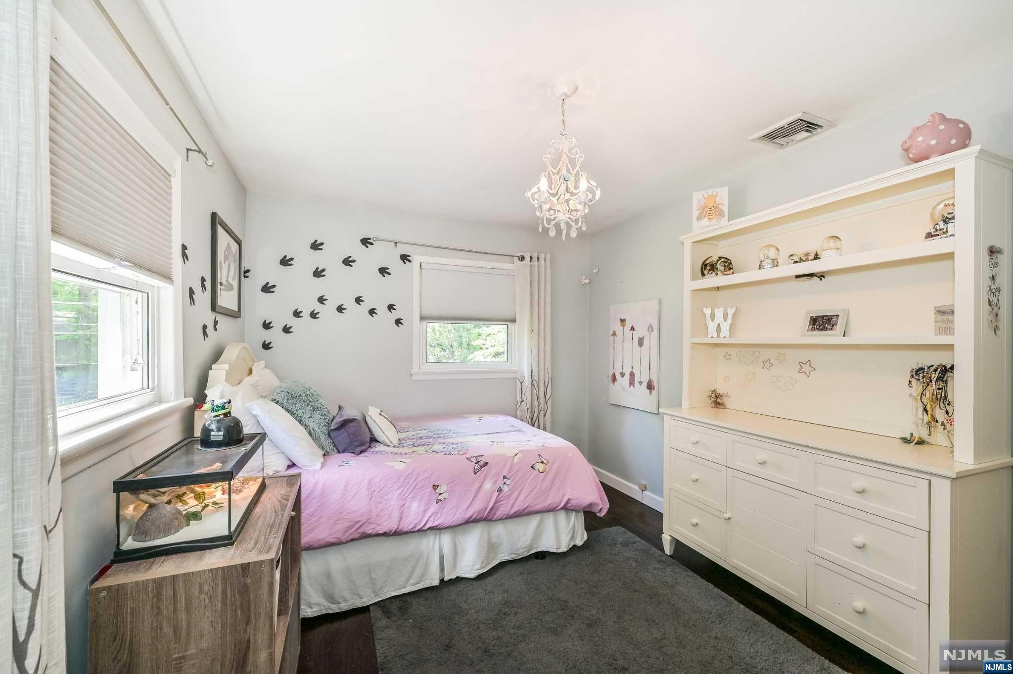 990 Woodland Avenue