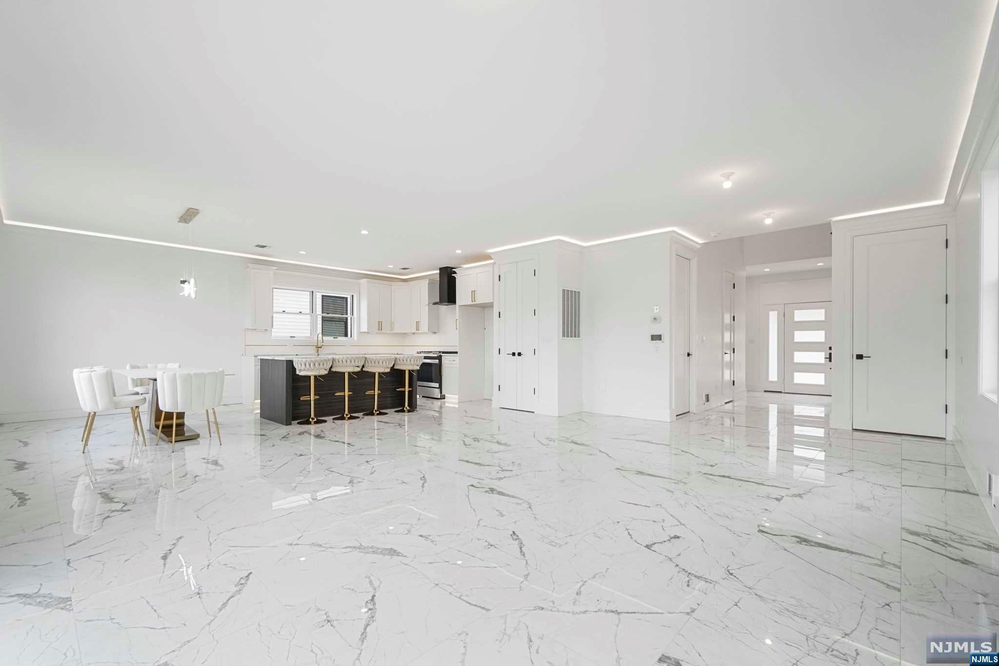 15 Mountain Avenue