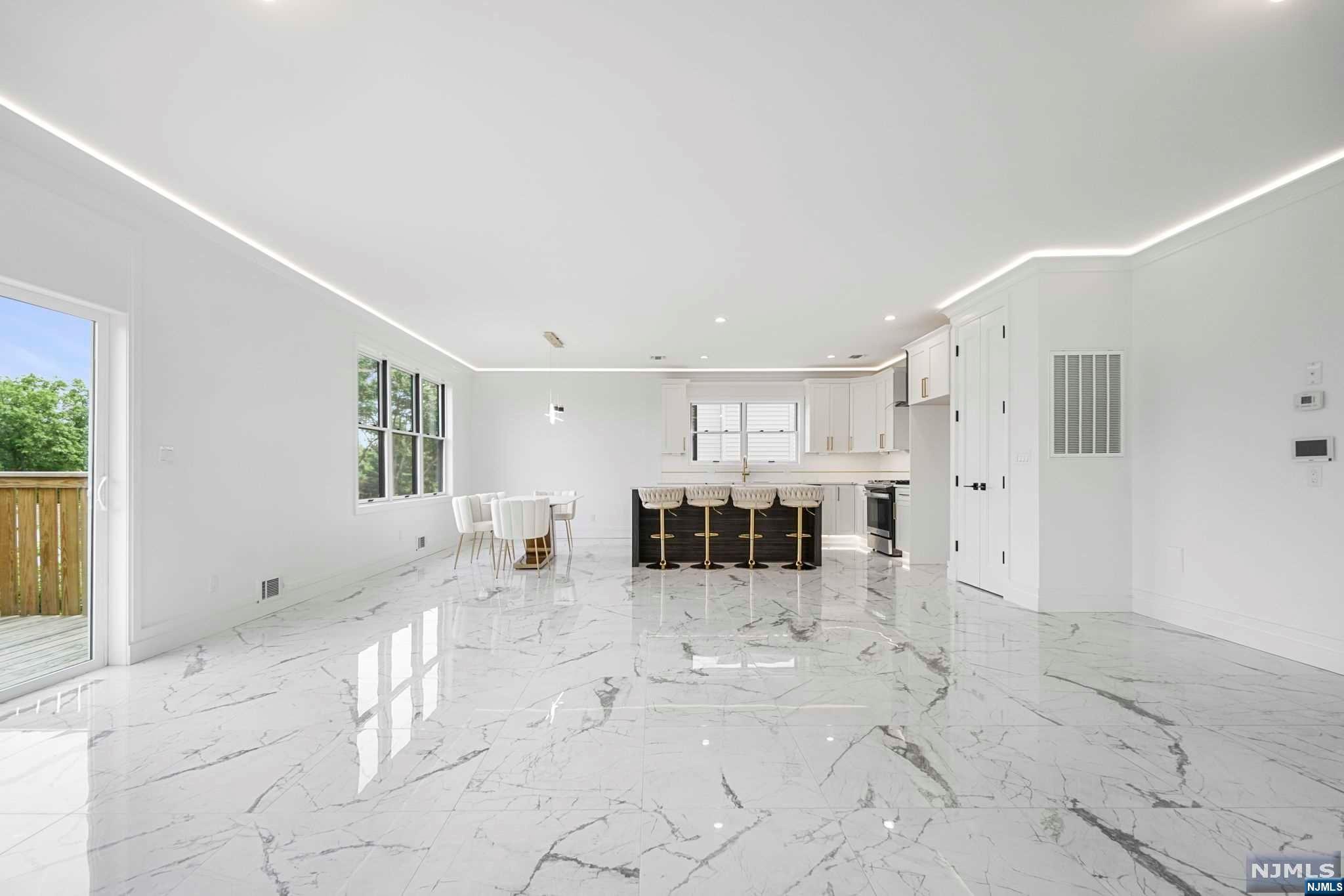 15 Mountain Avenue