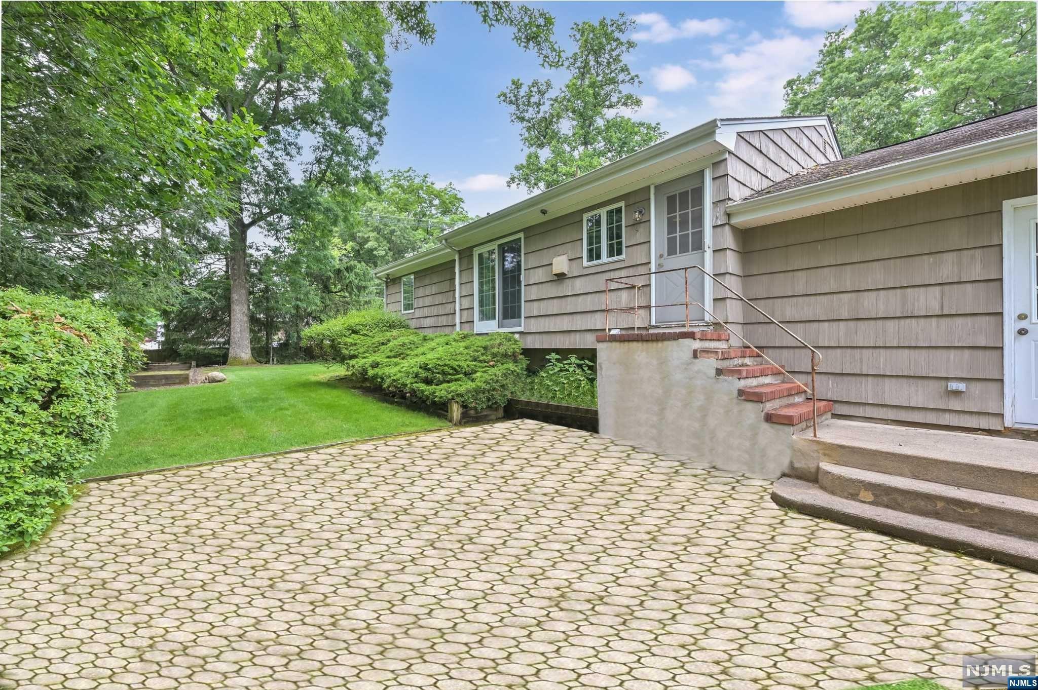 33 Dwight Avenue