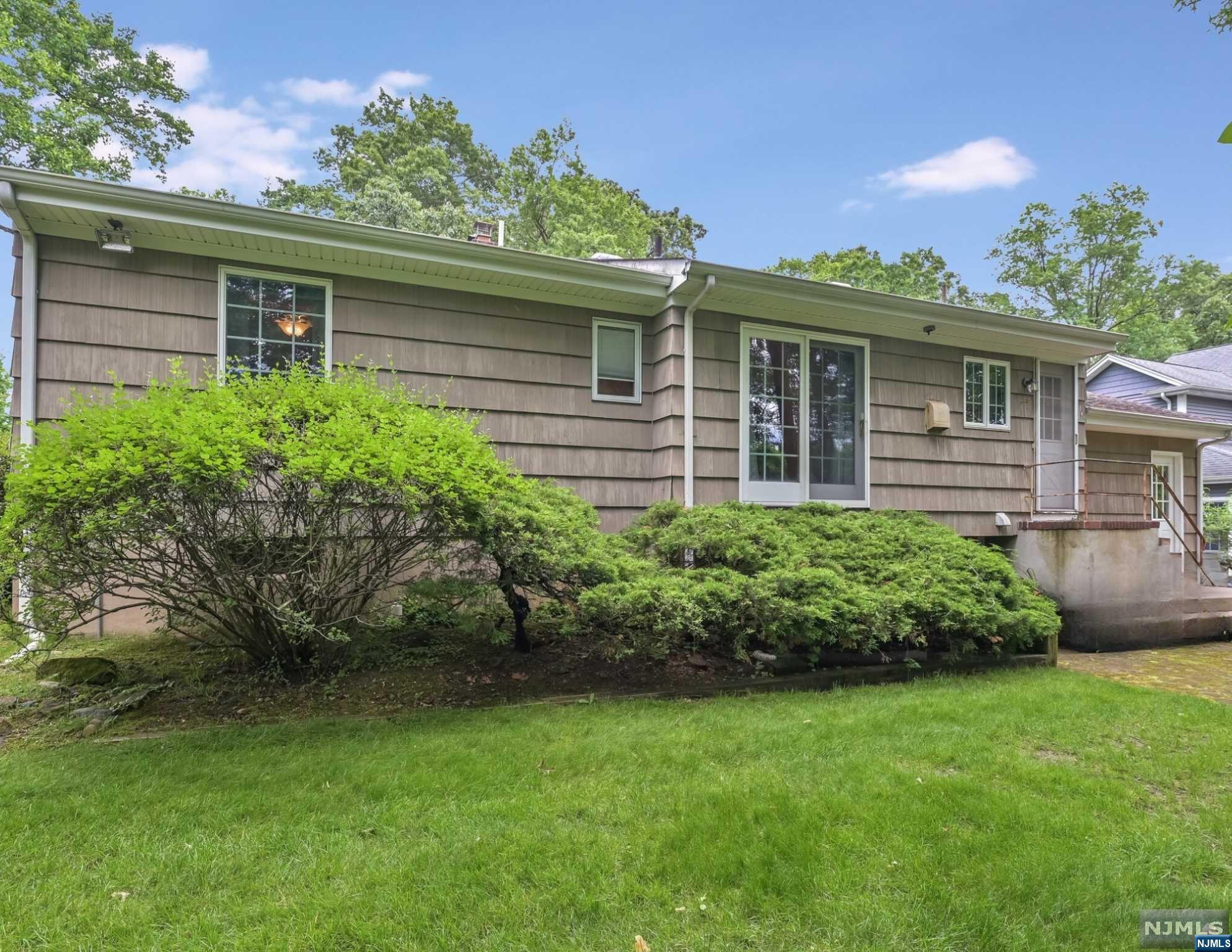 33 Dwight Avenue