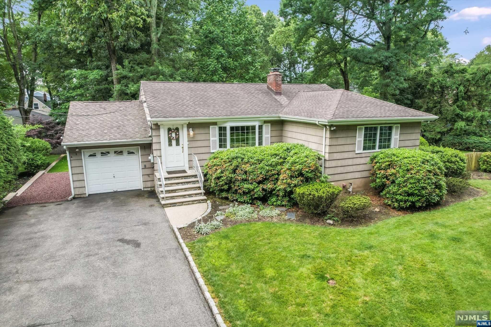 33 Dwight Avenue