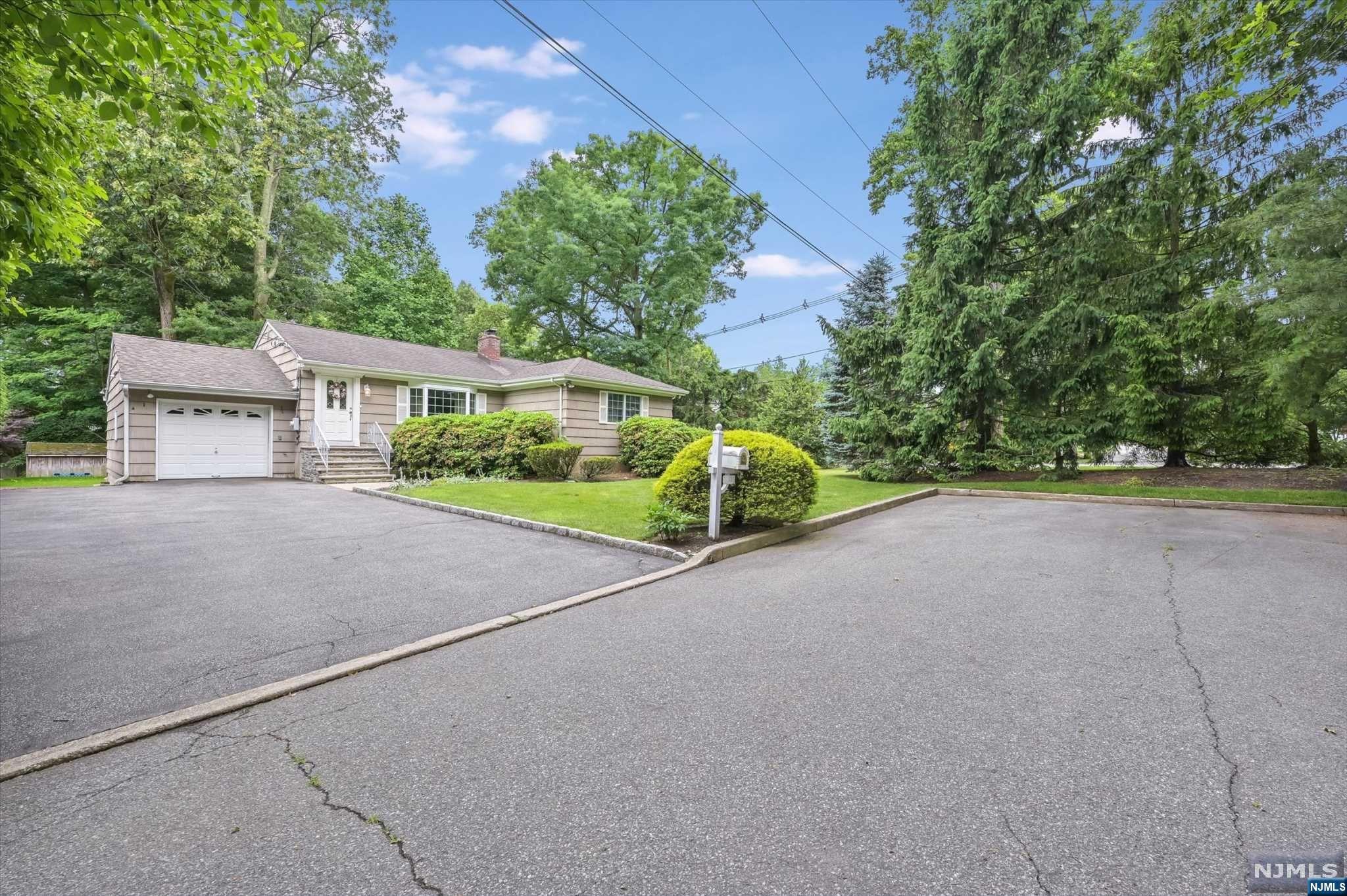 33 Dwight Avenue