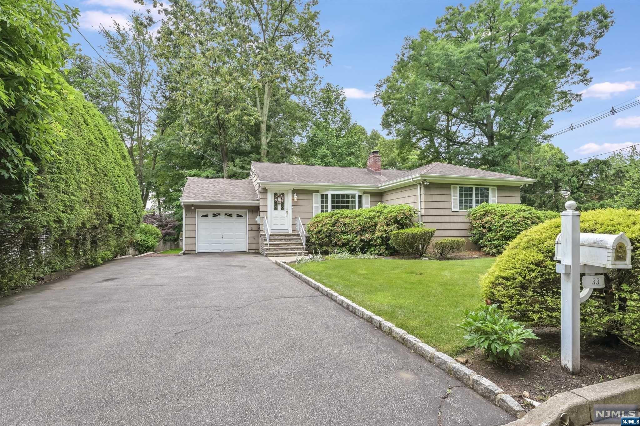 33 Dwight Avenue