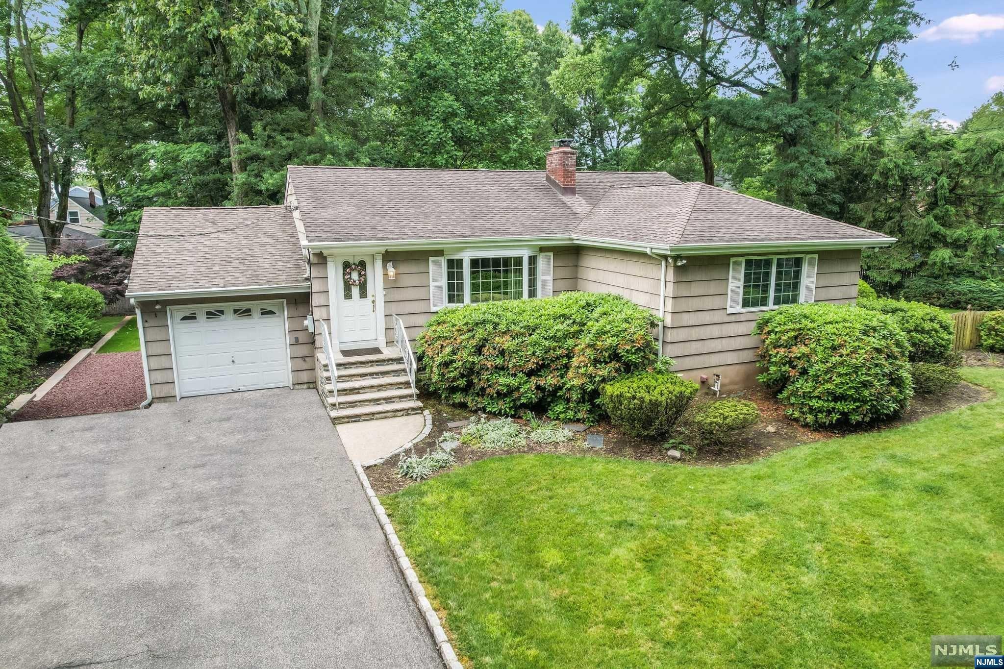 33 Dwight Avenue