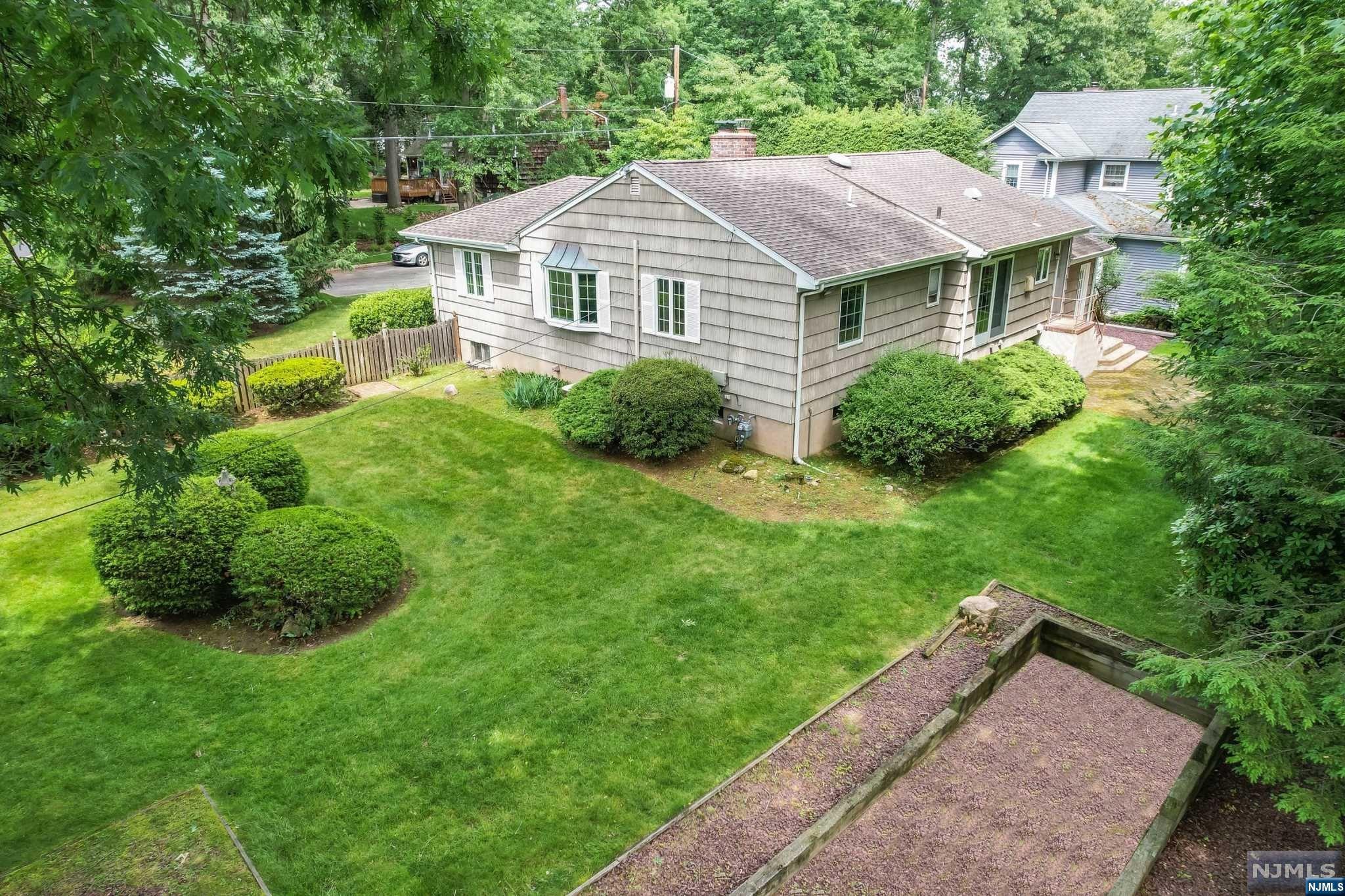 33 Dwight Avenue