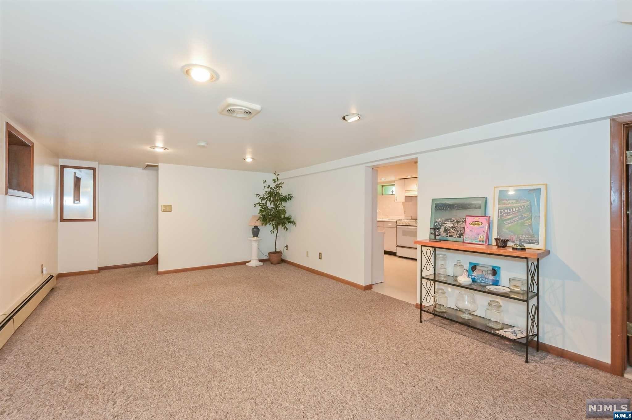 33 Dwight Avenue
