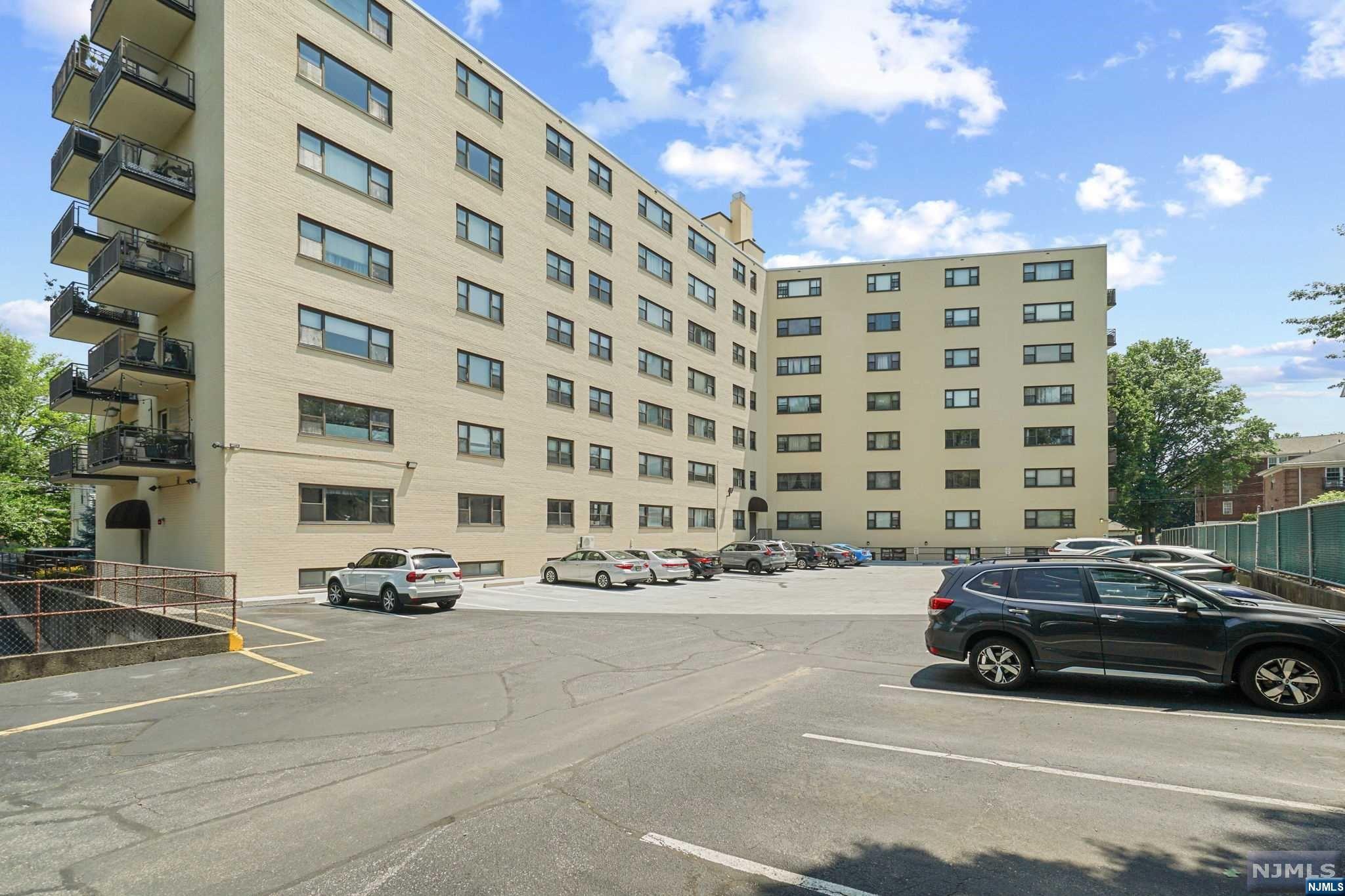 25 Grand Avenue 4A