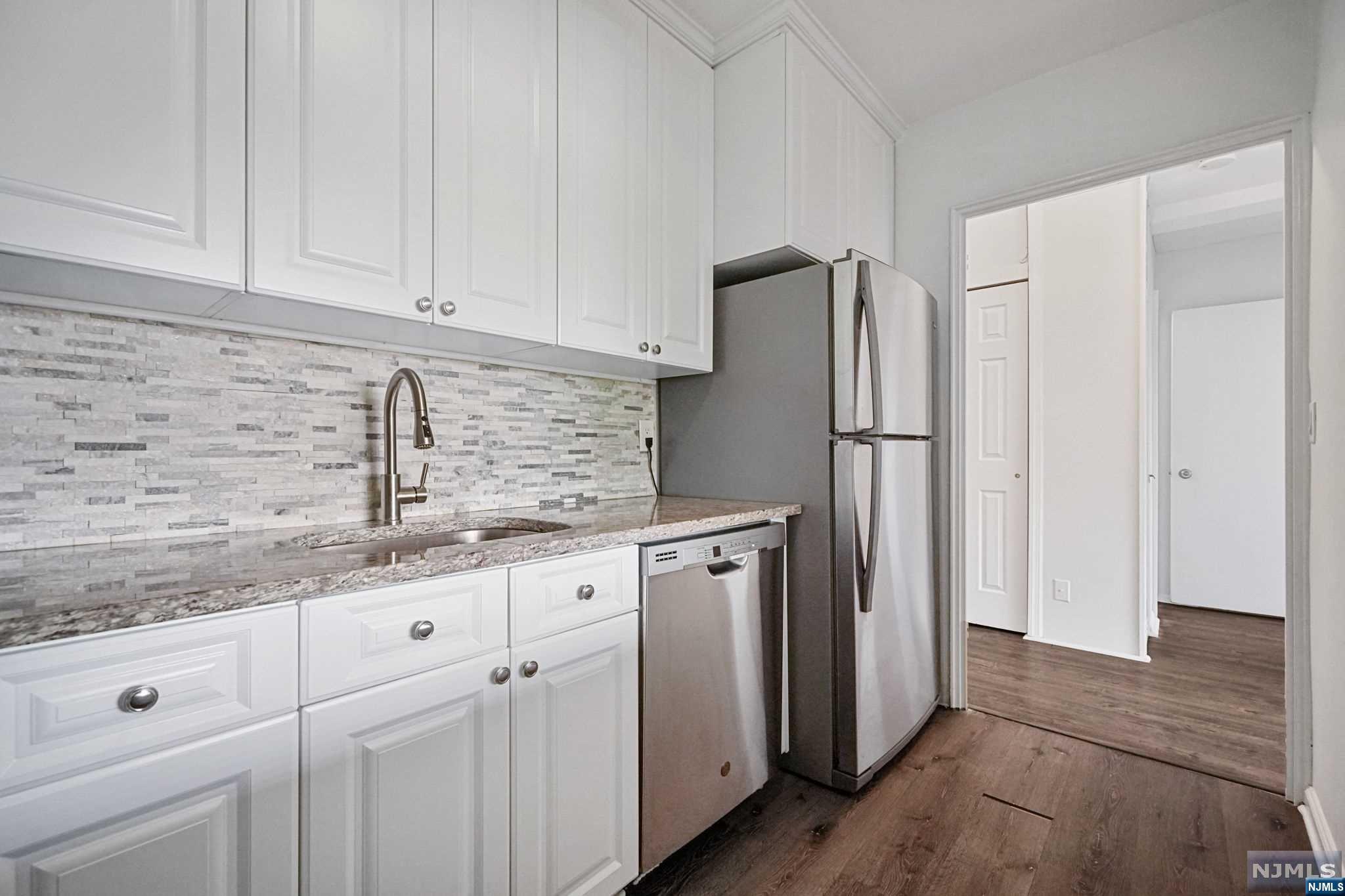 25 Grand Avenue 4A
