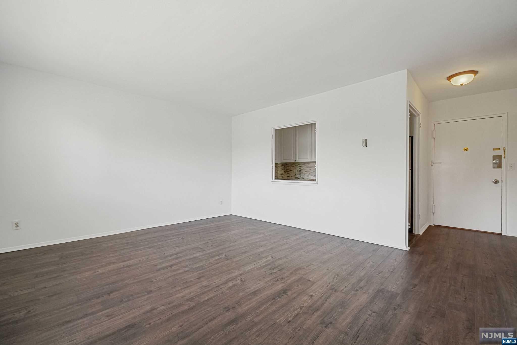 25 Grand Avenue 4A