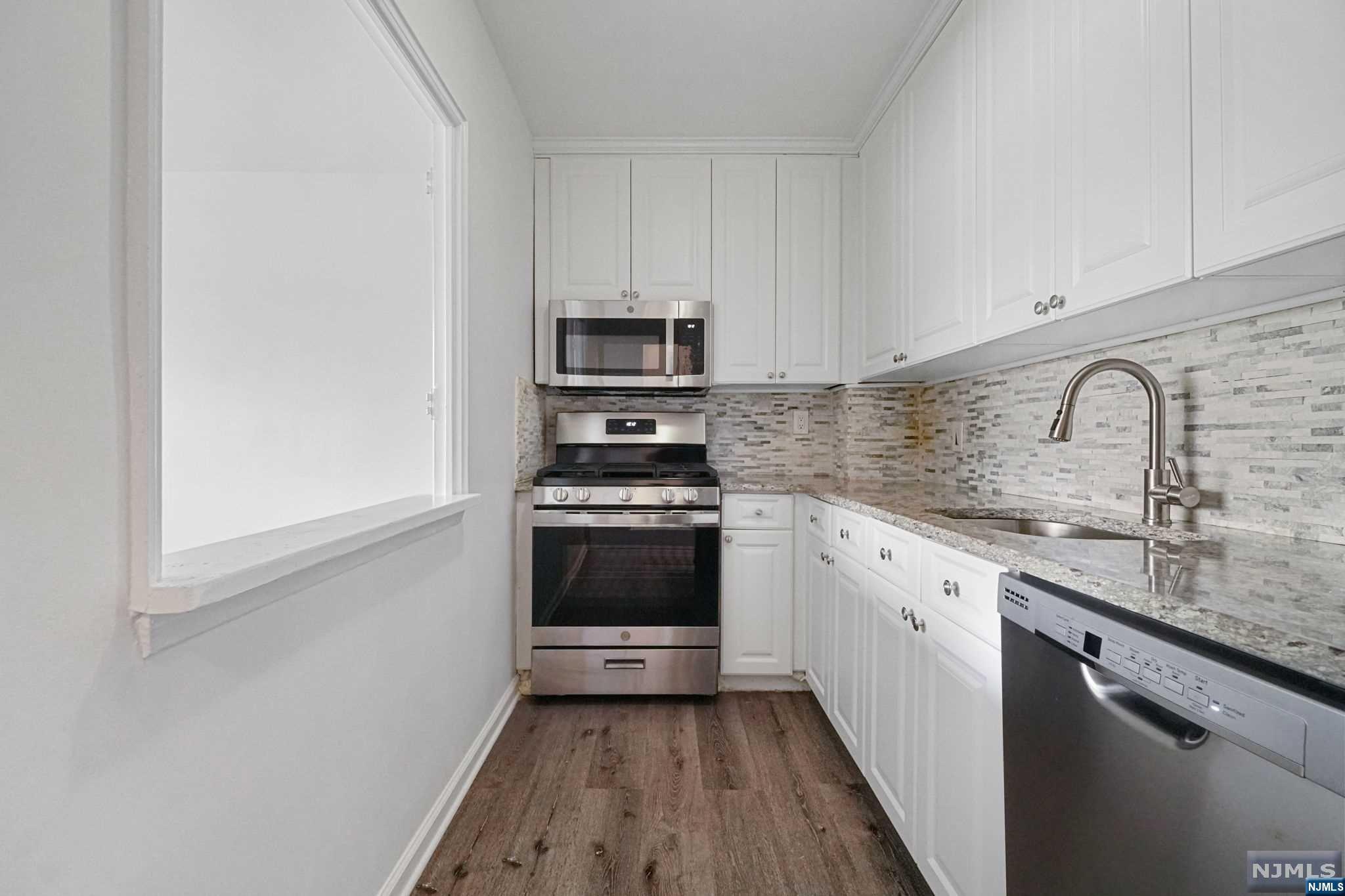 25 Grand Avenue 4A