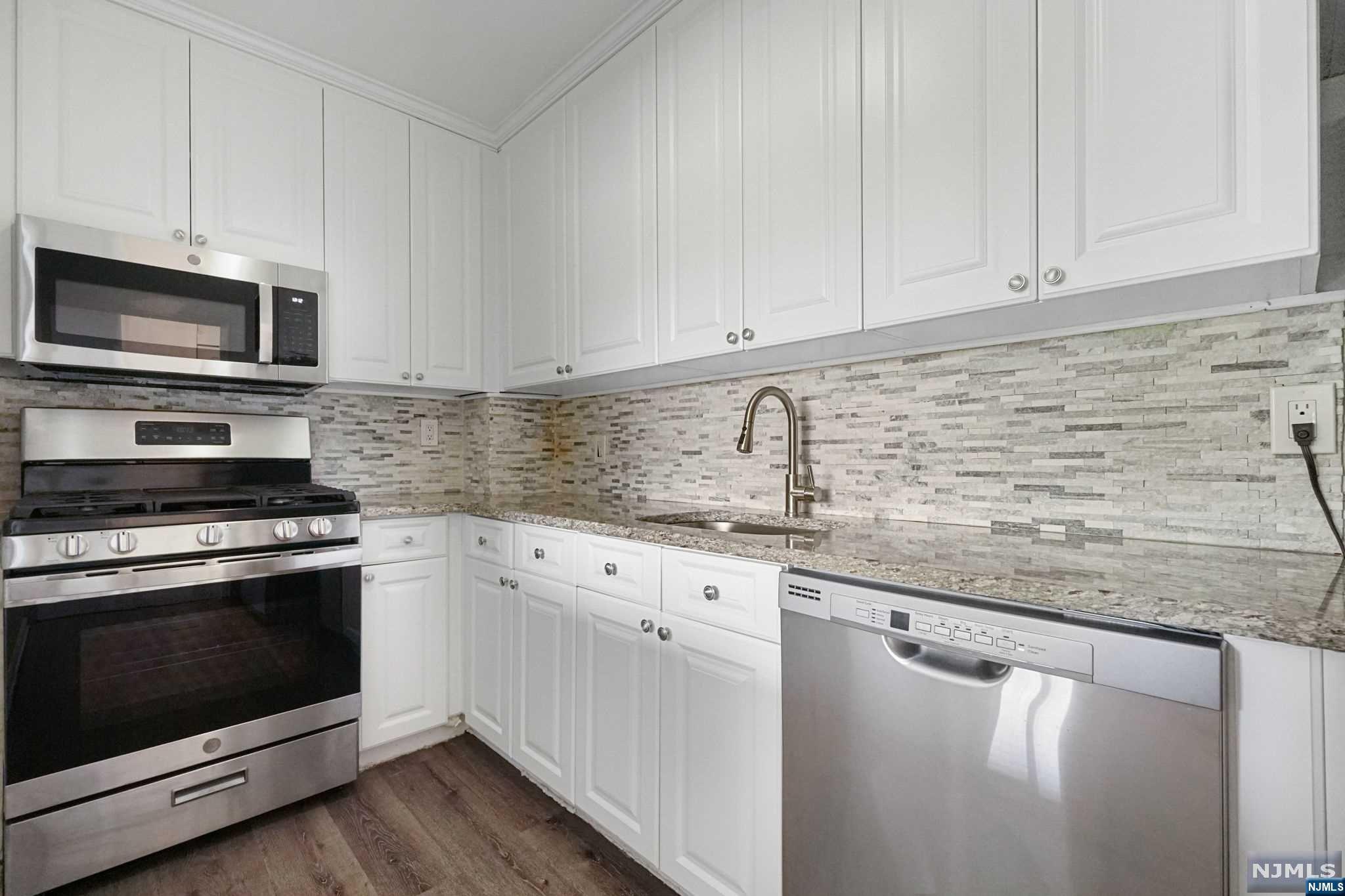 25 Grand Avenue 4A