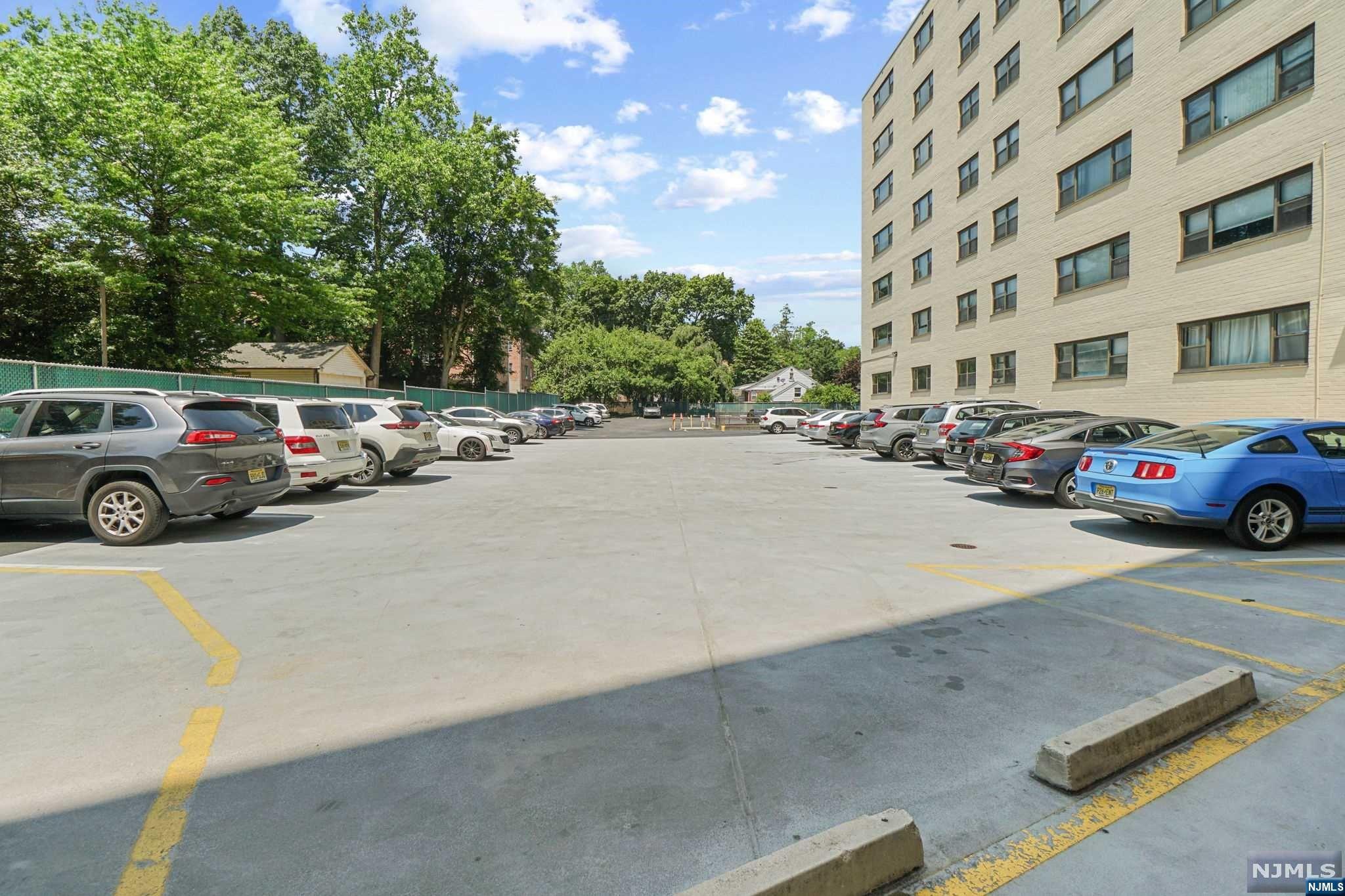 25 Grand Avenue 4A