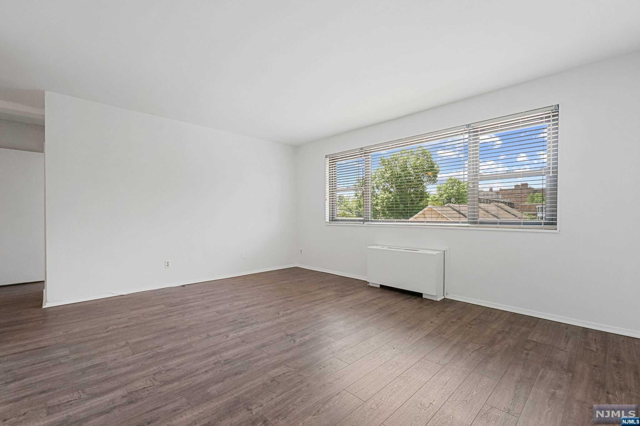 25 Grand Avenue 4A