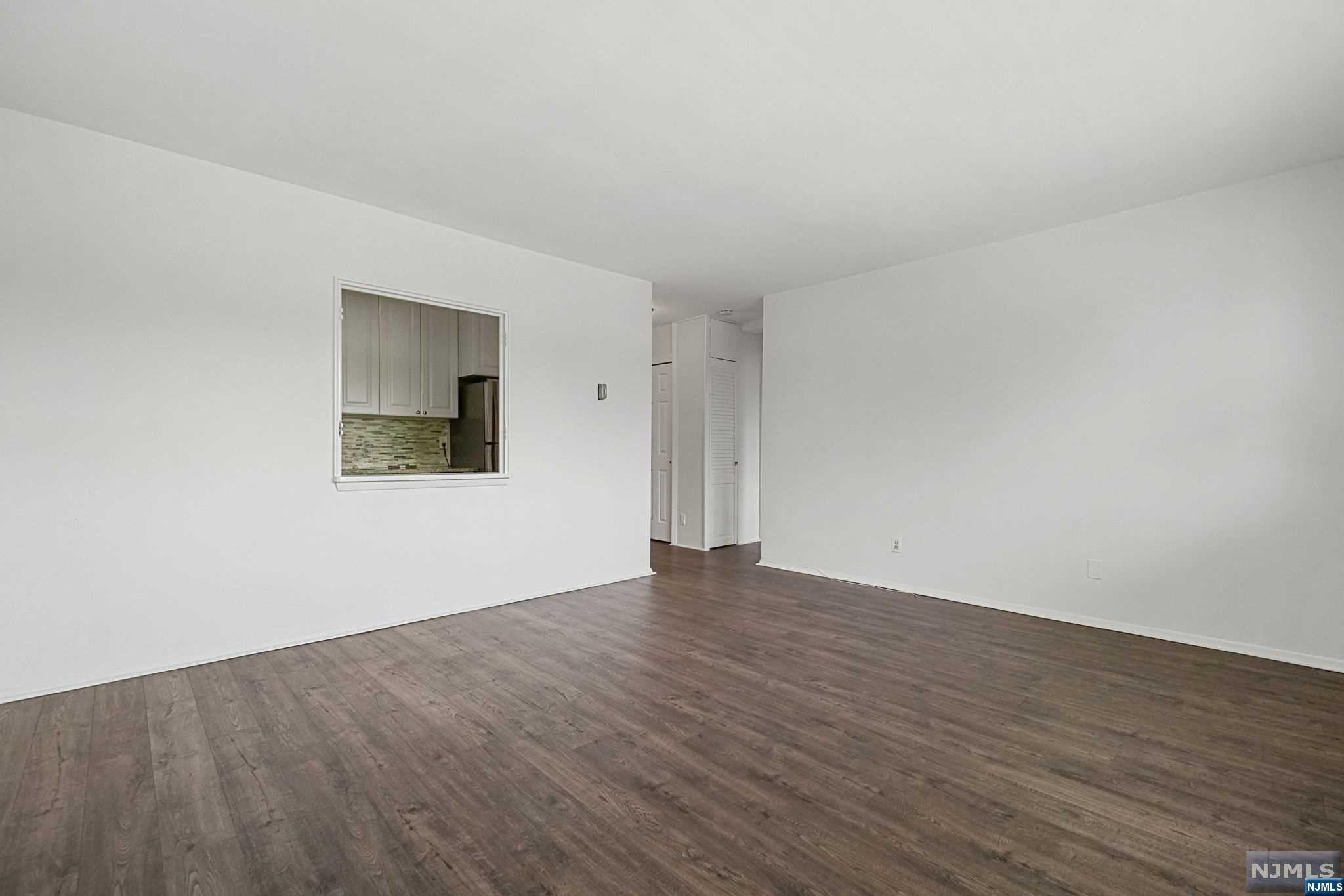 25 Grand Avenue 4A