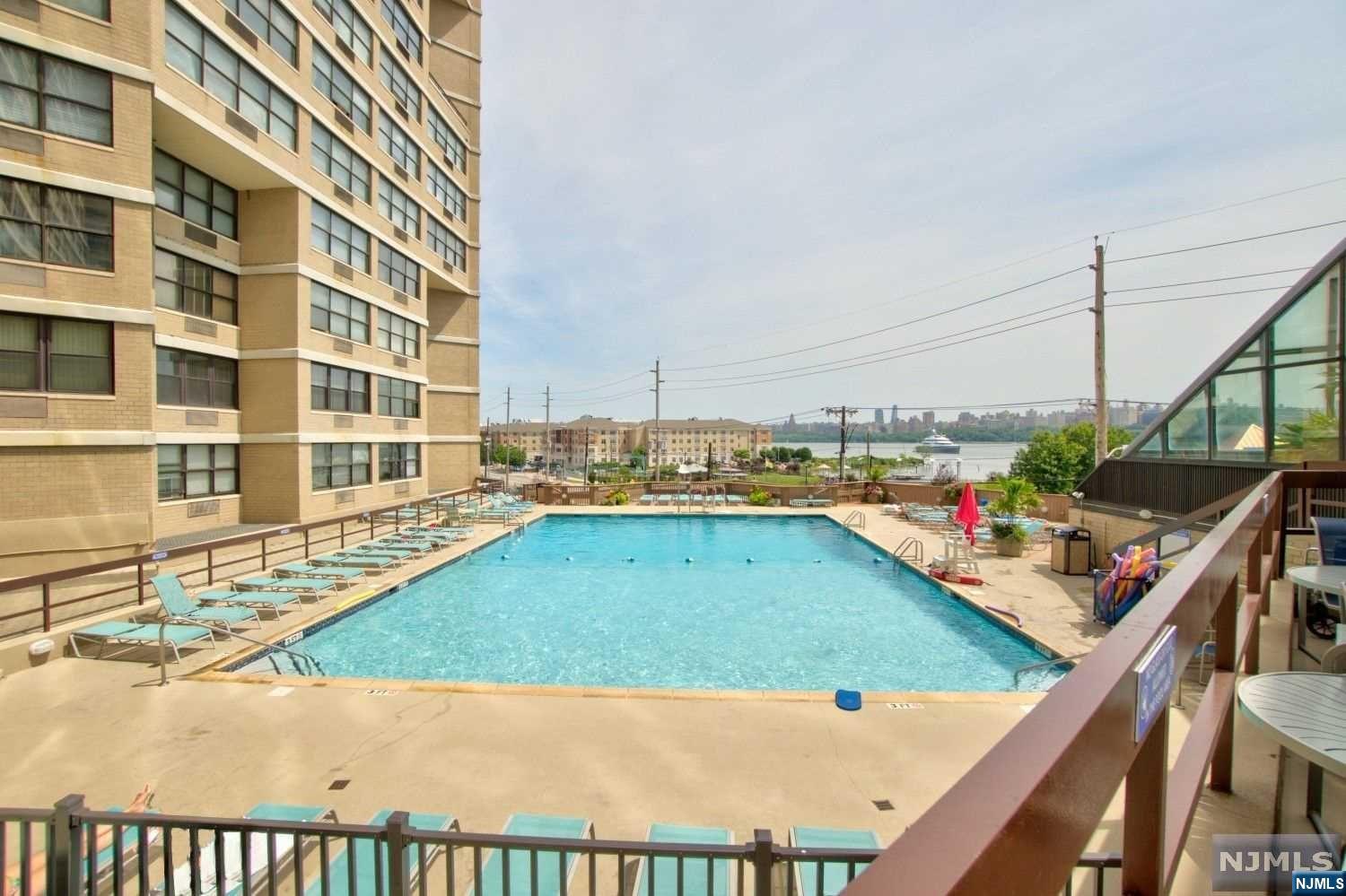 7000 Boulevard East 30H