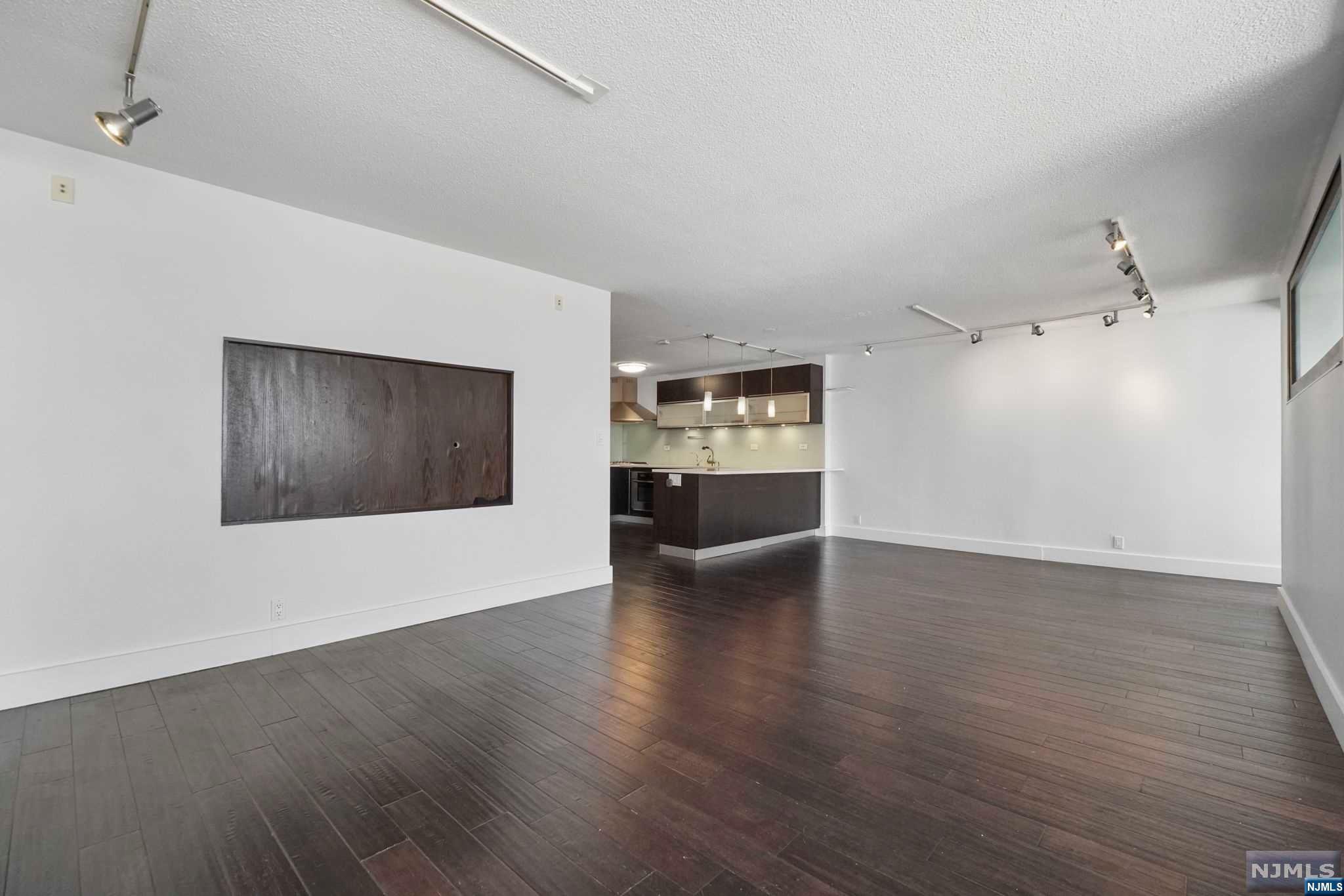 7000 Boulevard East 30H