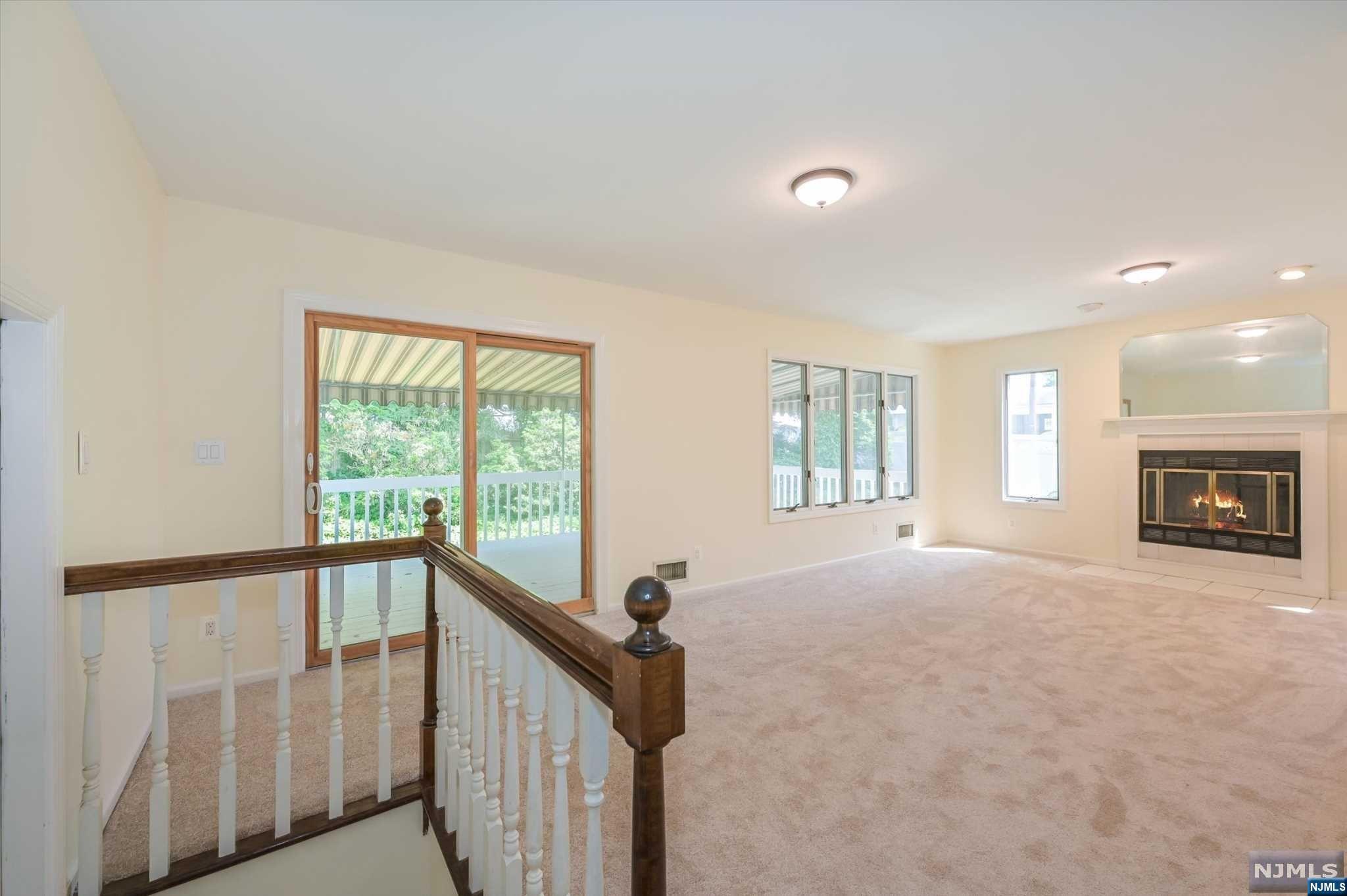 15 Sealy Street